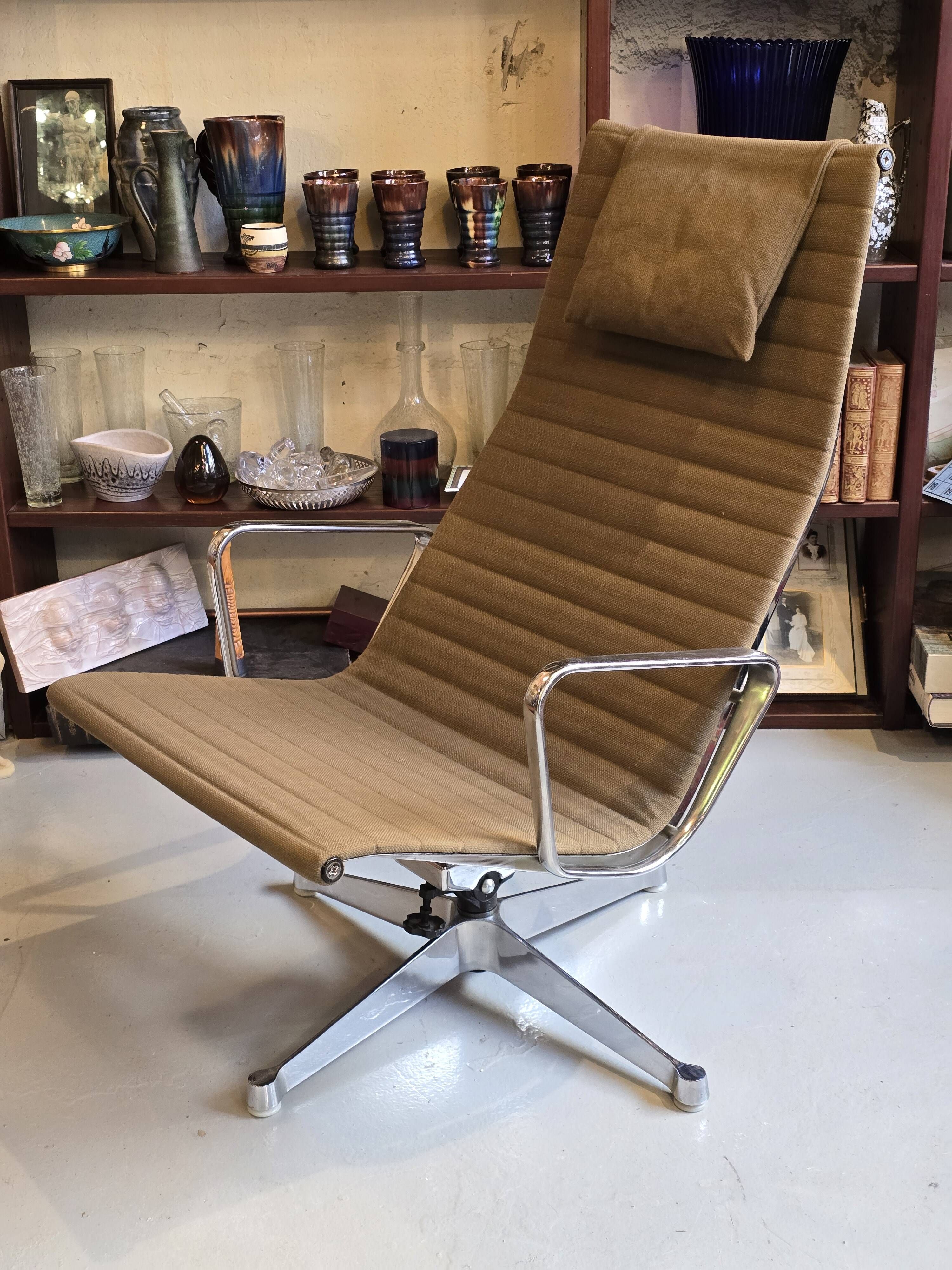Charles & Ray Eames - Lounge Chair EA 124 - Aluminium Group, H. Miller 1960/70