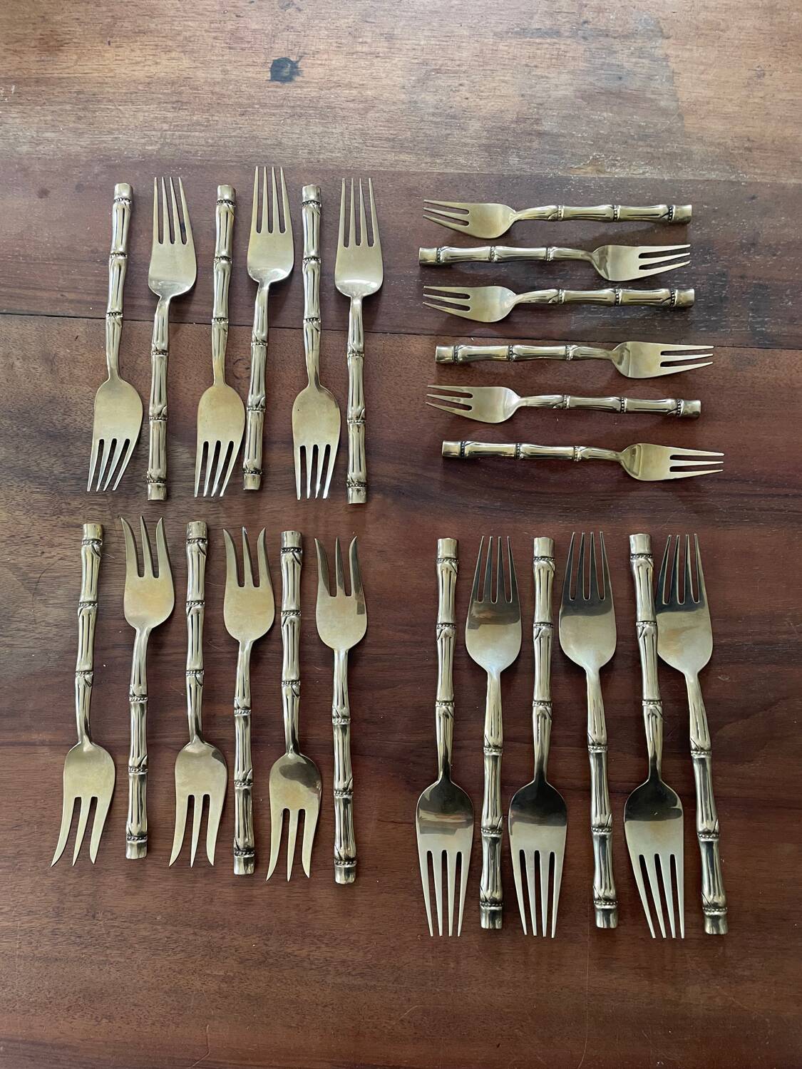 Housewife Table cutlery for 6 people. bamboo brass 78 pieces