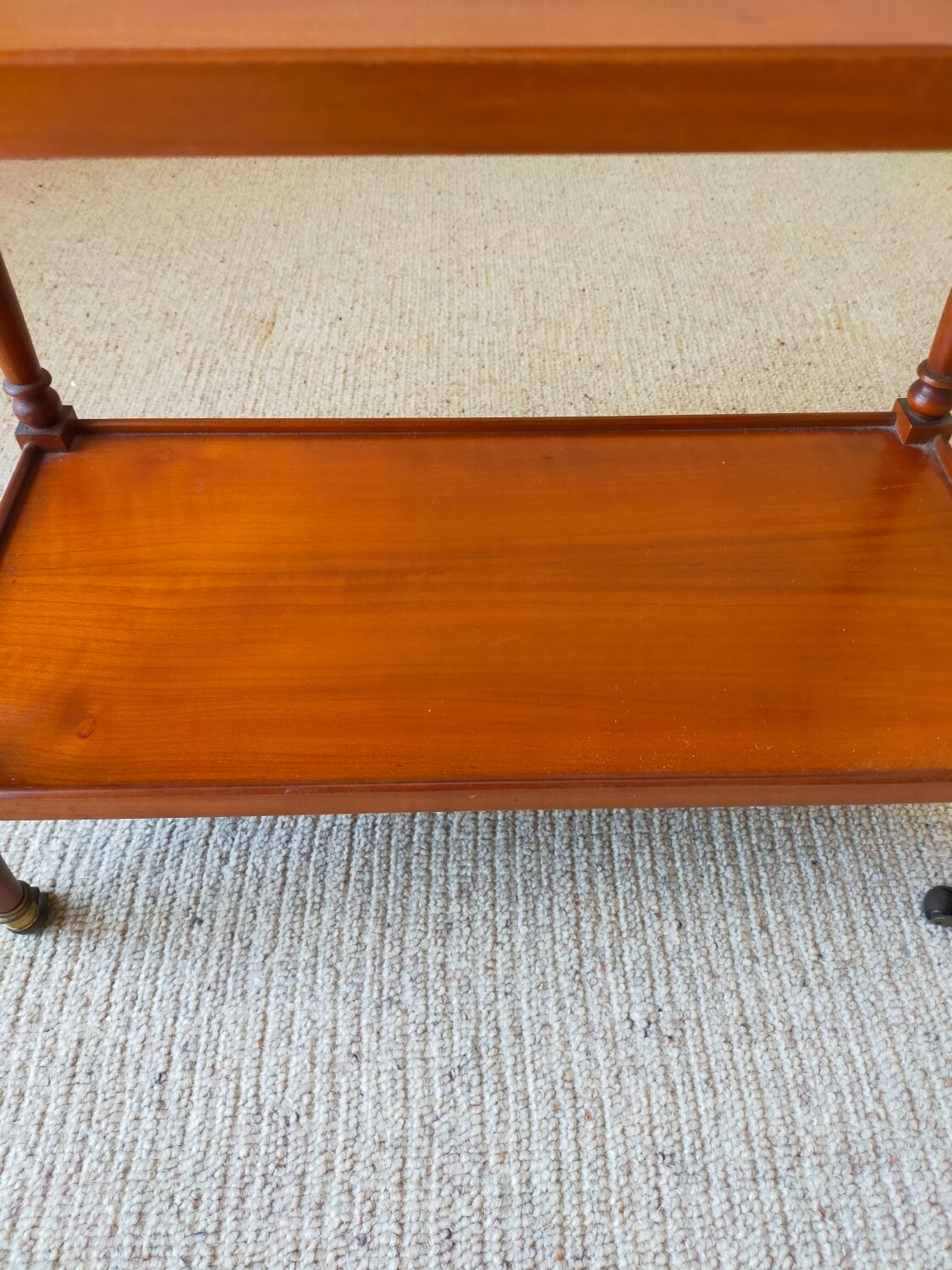 3-level pedestal shelf