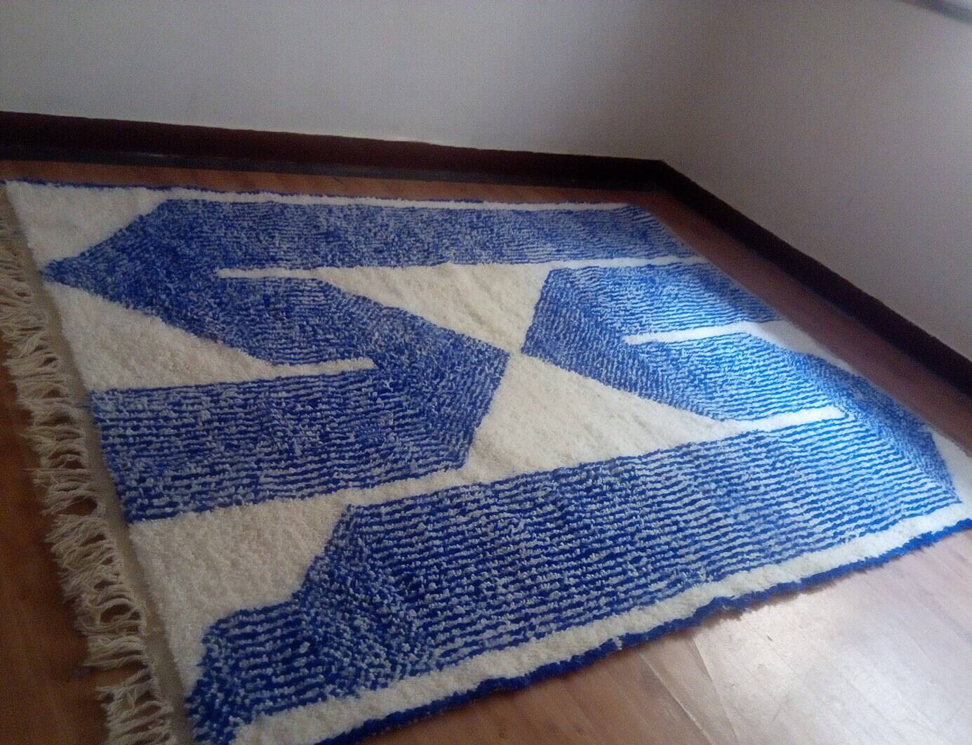 Traditional Moroccan rug, natural wool, 3 x 2 m.