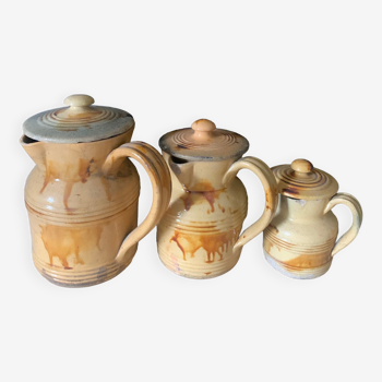 Set of ceramic pitchers