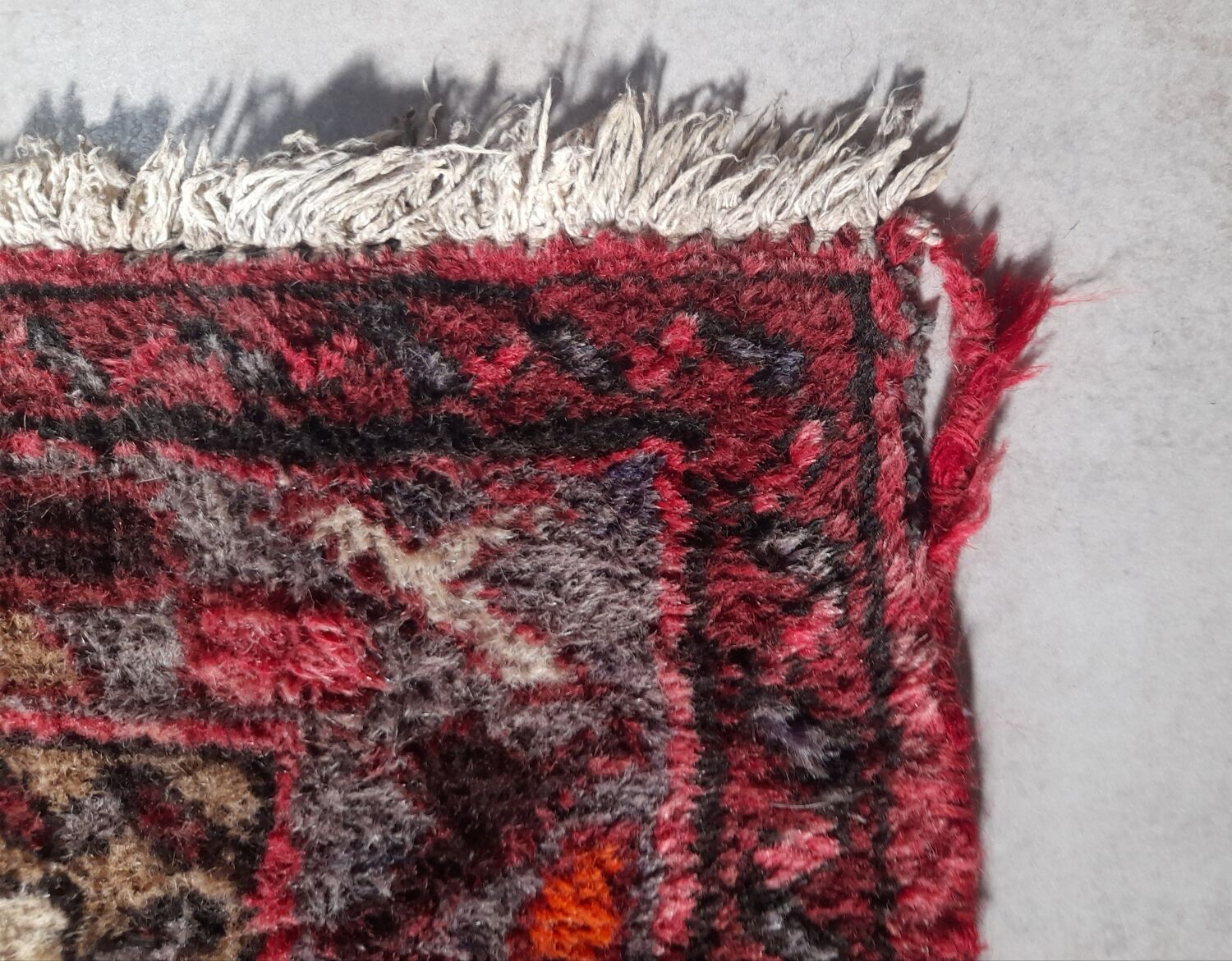 Superb Authentic Turkish Carpet – Hand-Knotted – 1960s – 142 x 93 cm