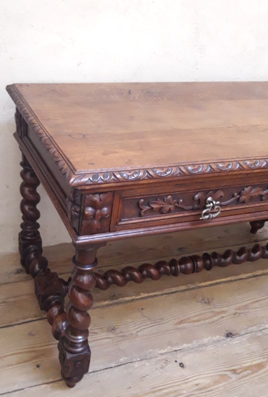 Middle Louis XIII style office