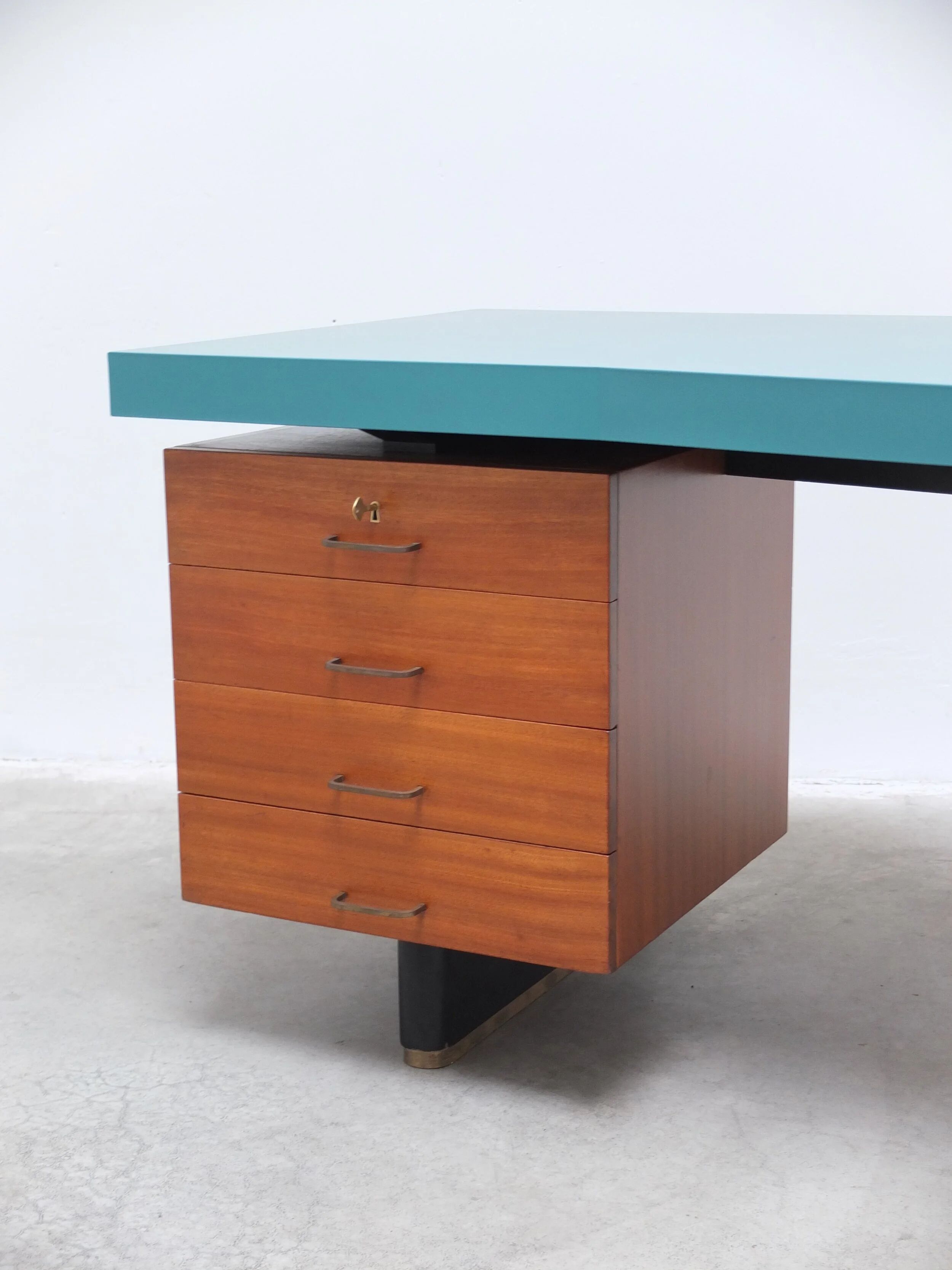 'Boomerang' ultra-rare desk by Jos De Mey for Van Den Berghe-Pauvers, 1960s.