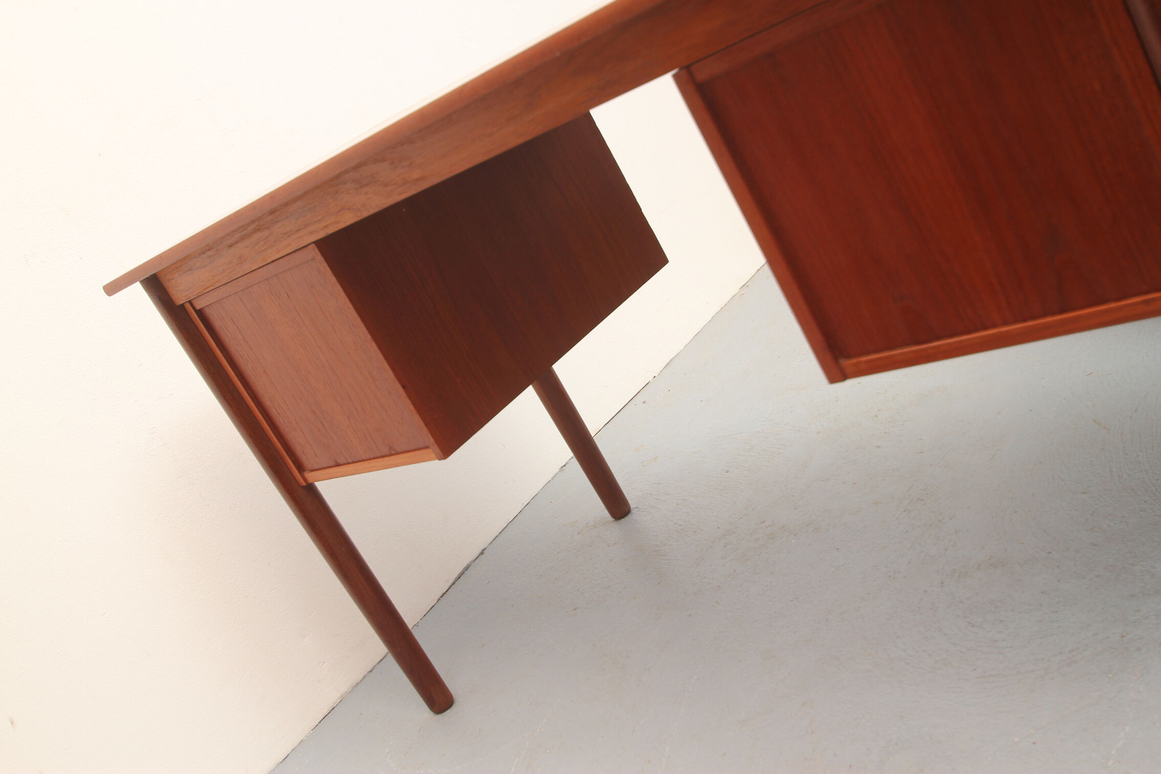 1960s desk in teak, Design P.B.J. Denmark