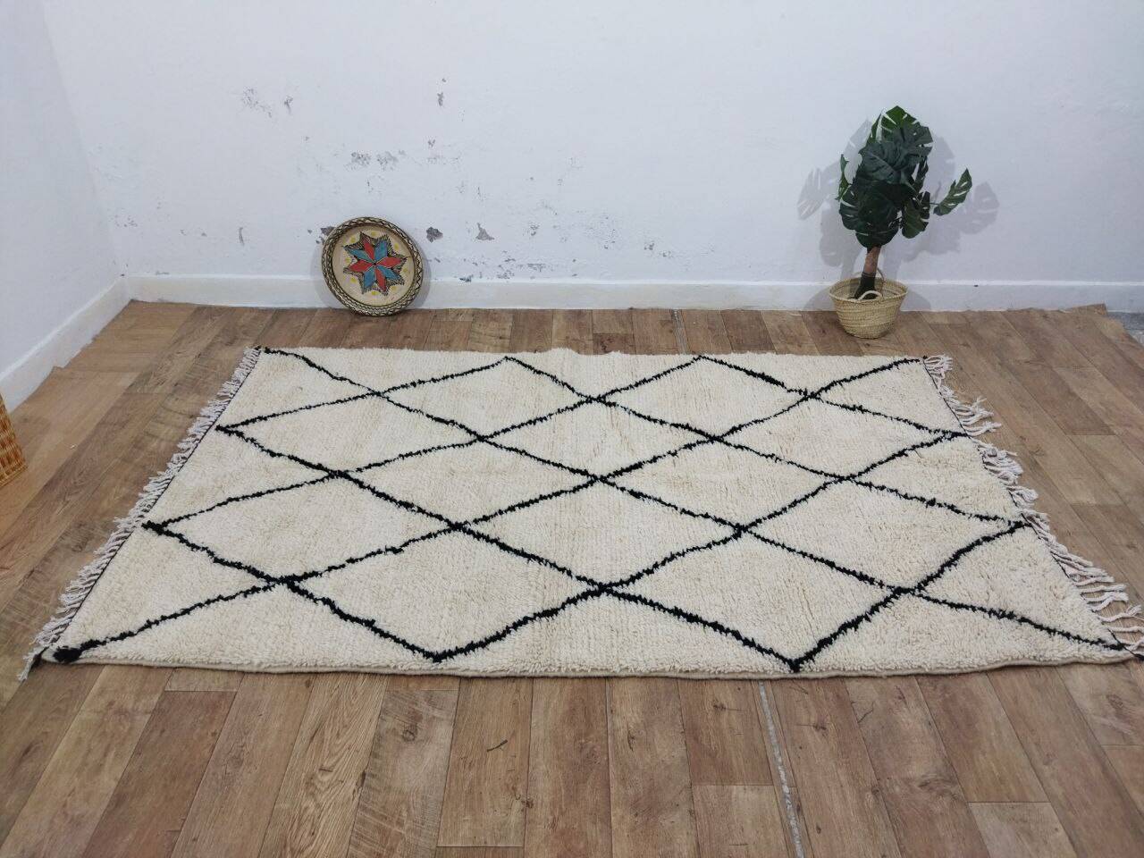 Azilal Berber rug in handmade wool 250 X 157 CM