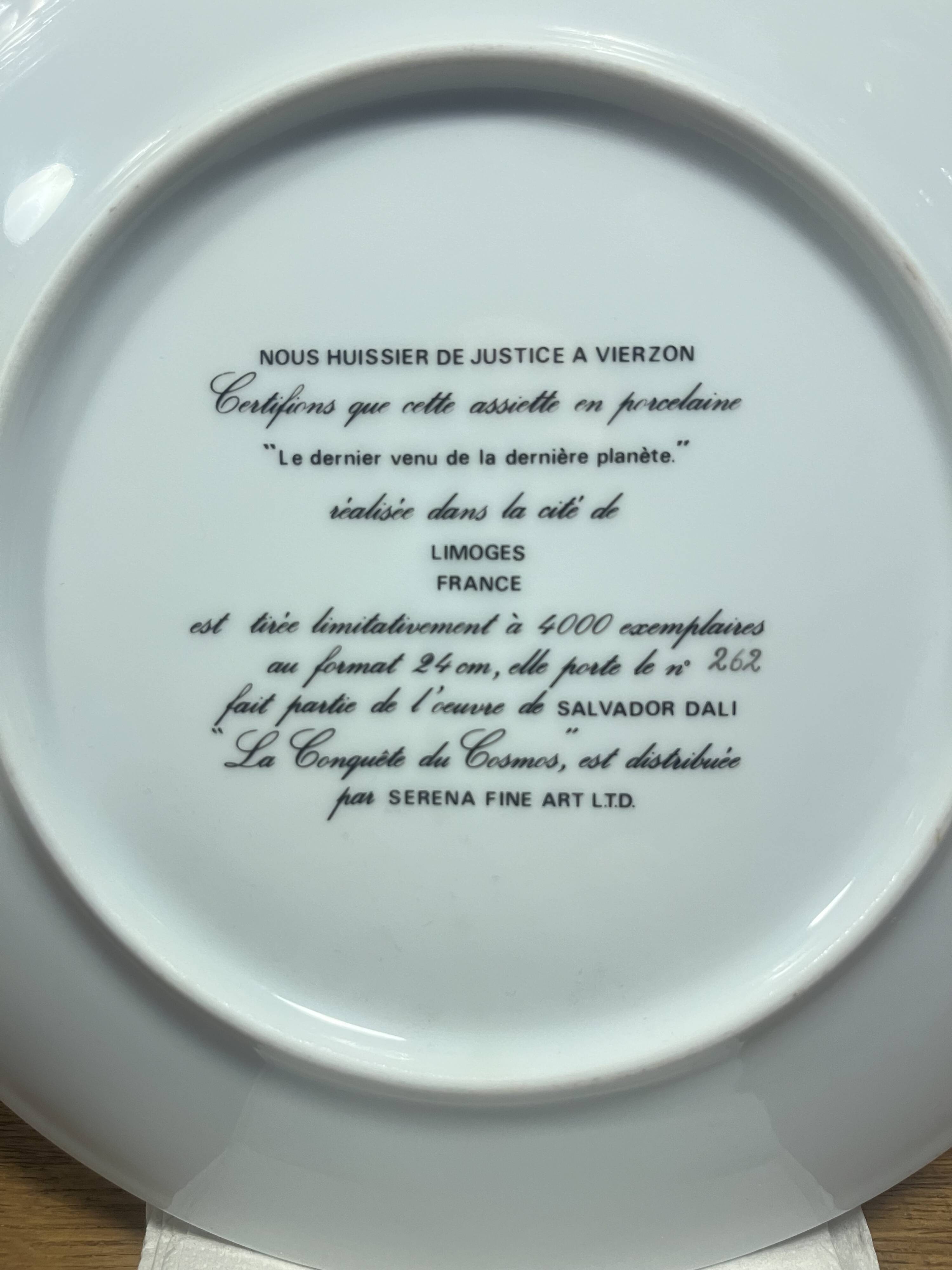 Assiette de collection Dali, série "La conquête du Cosmos", Limoges