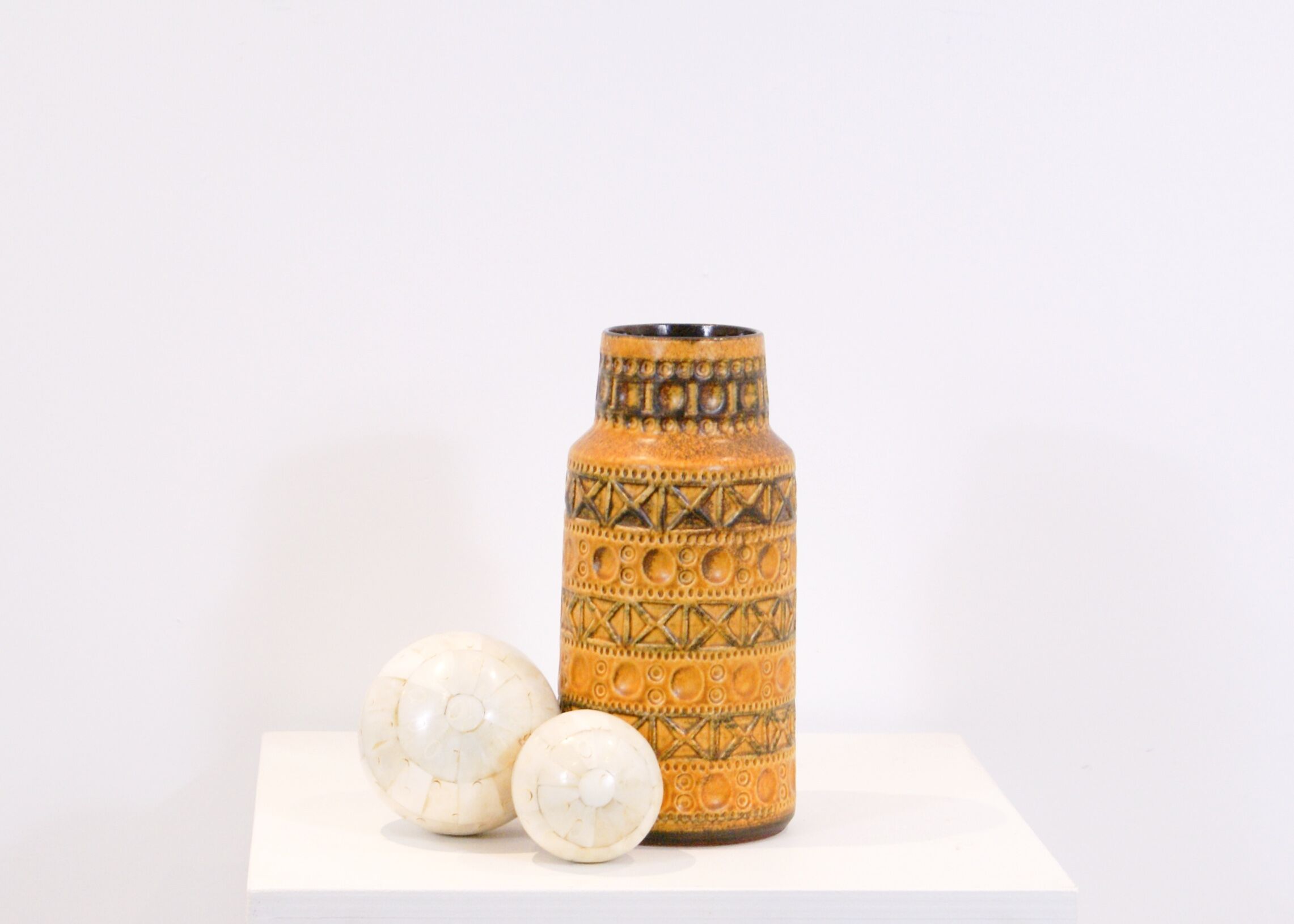 Vase conçu par Bodo Mans bay Pottery