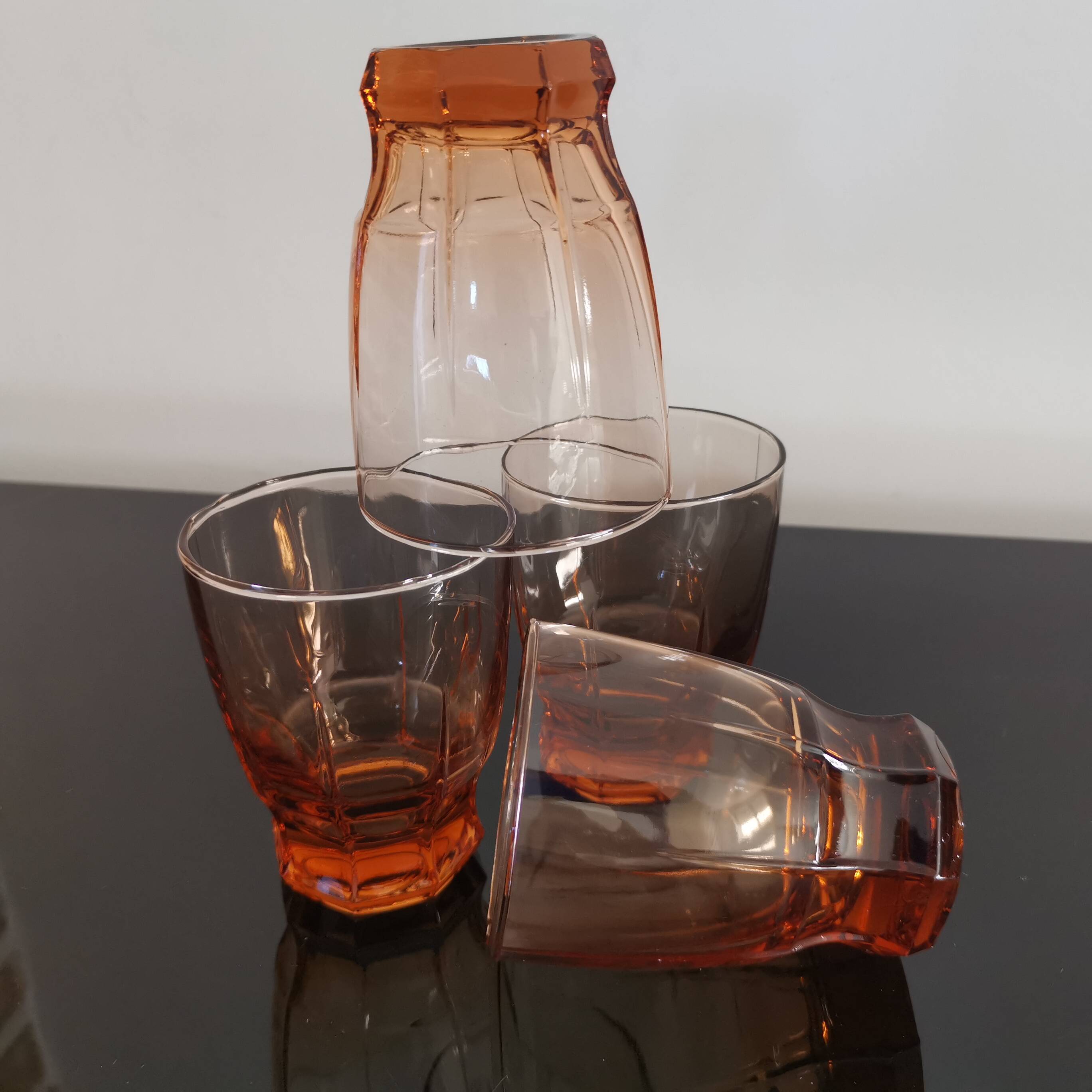 Série de 4 verres à eau des années 30 rose fumé
