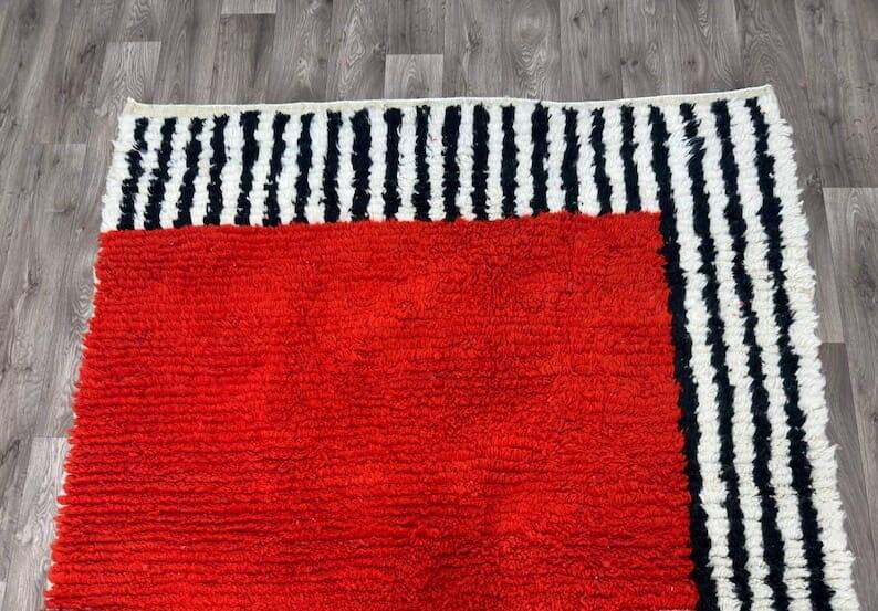 Traditional handmade Beni Ouraine rug, size 200 x 100 cm