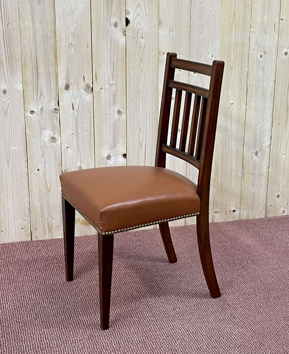 Suite of 12 English chairs nineteenth in mahogany and imitation leather