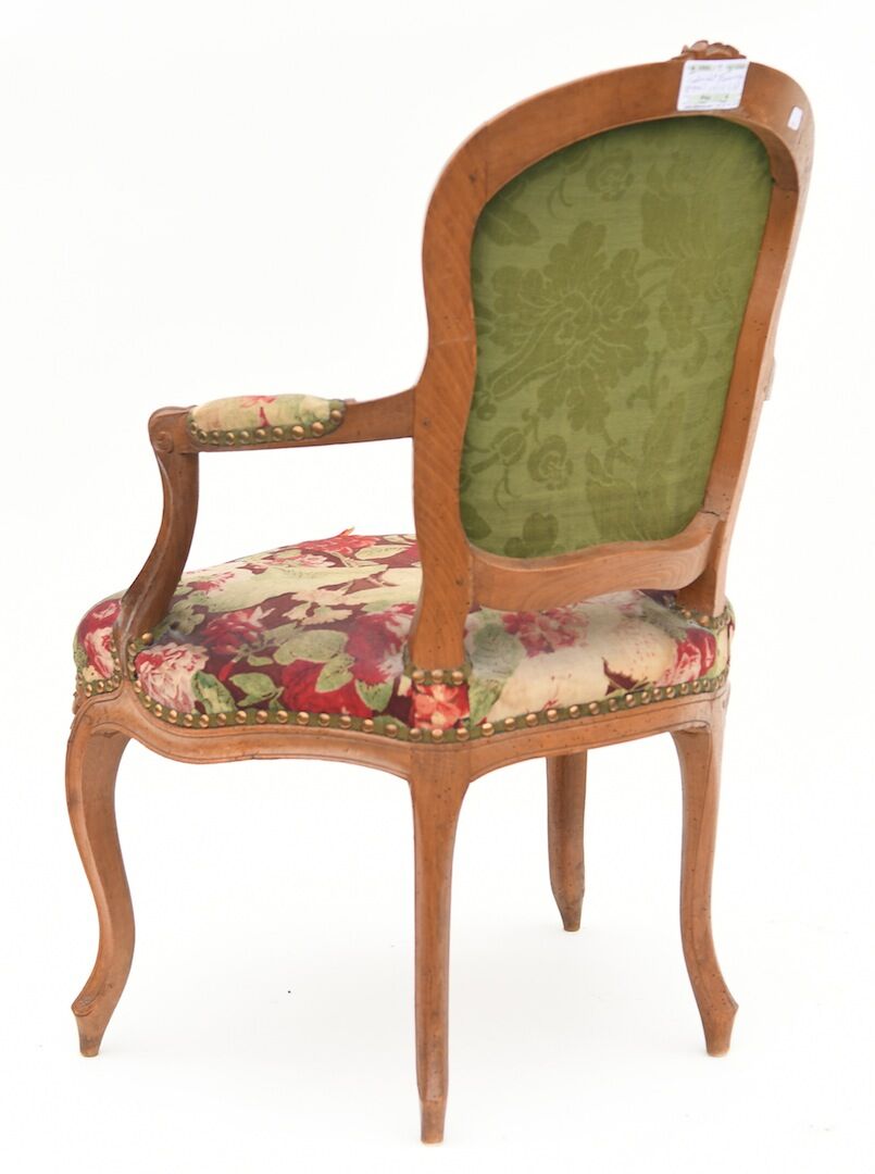 Louis XV-style convertible chair