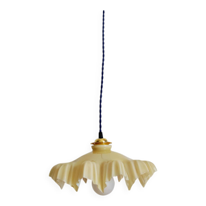 suspension en verre jaune