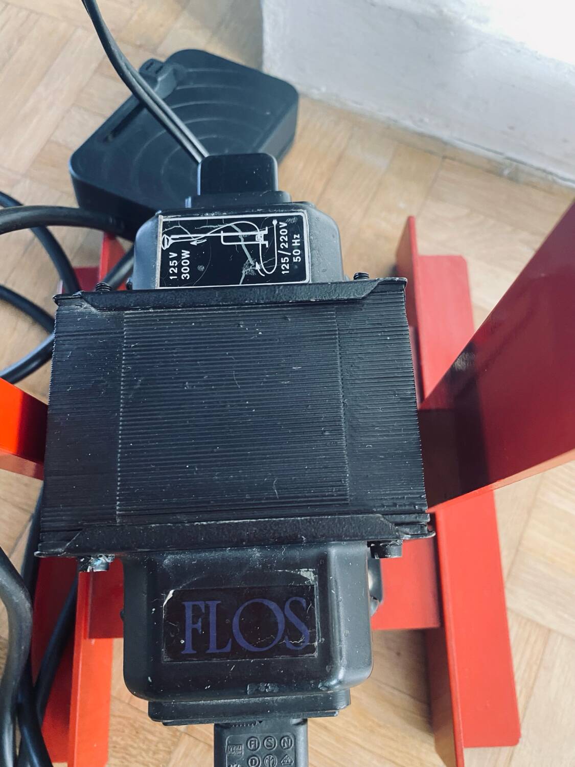 Lampadaire Toio Flos - rouge - première édition