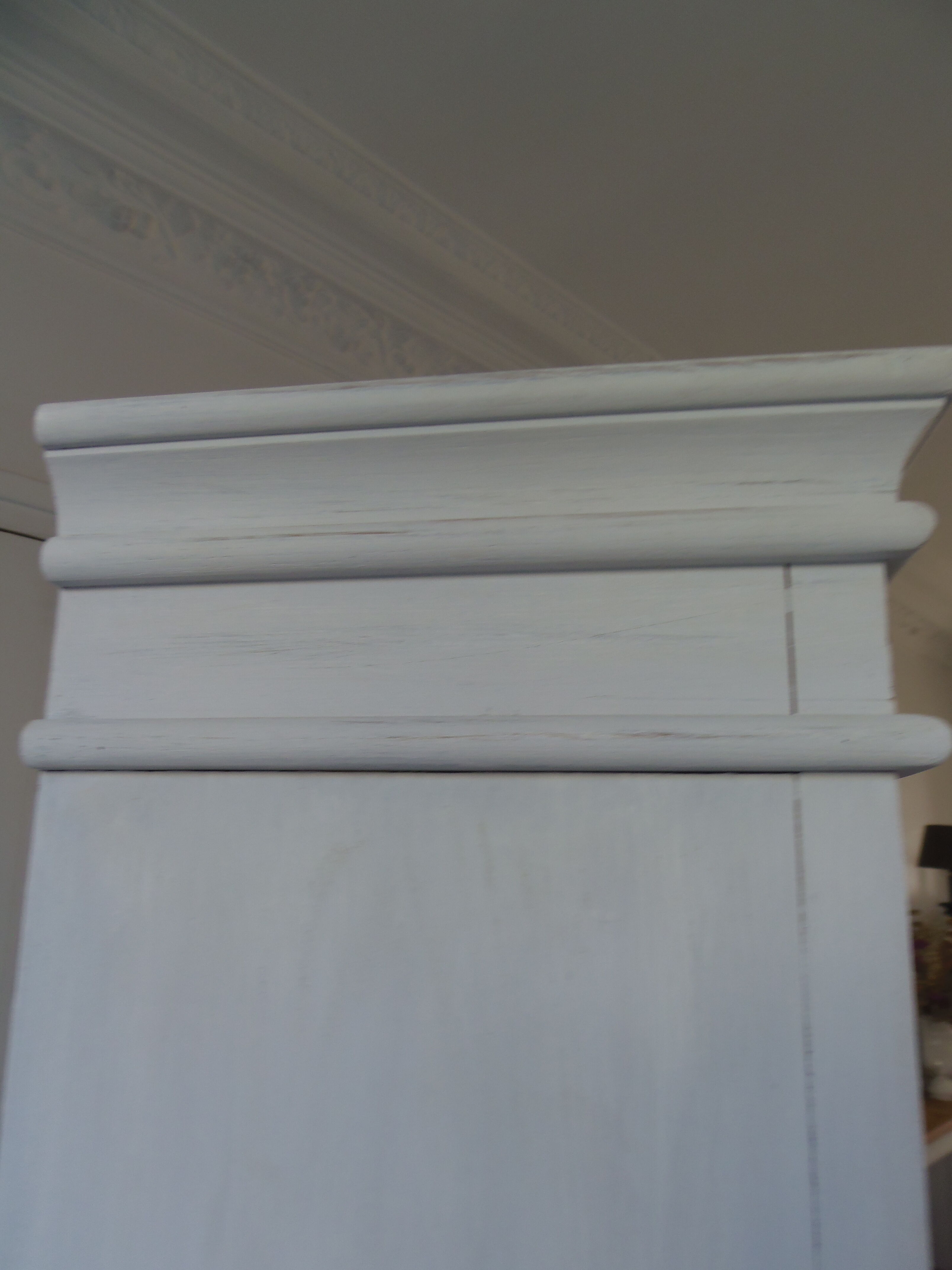 Pearl grey patinated bookcase