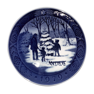 Royal Copenhagen porcelain Christmas plate 1979