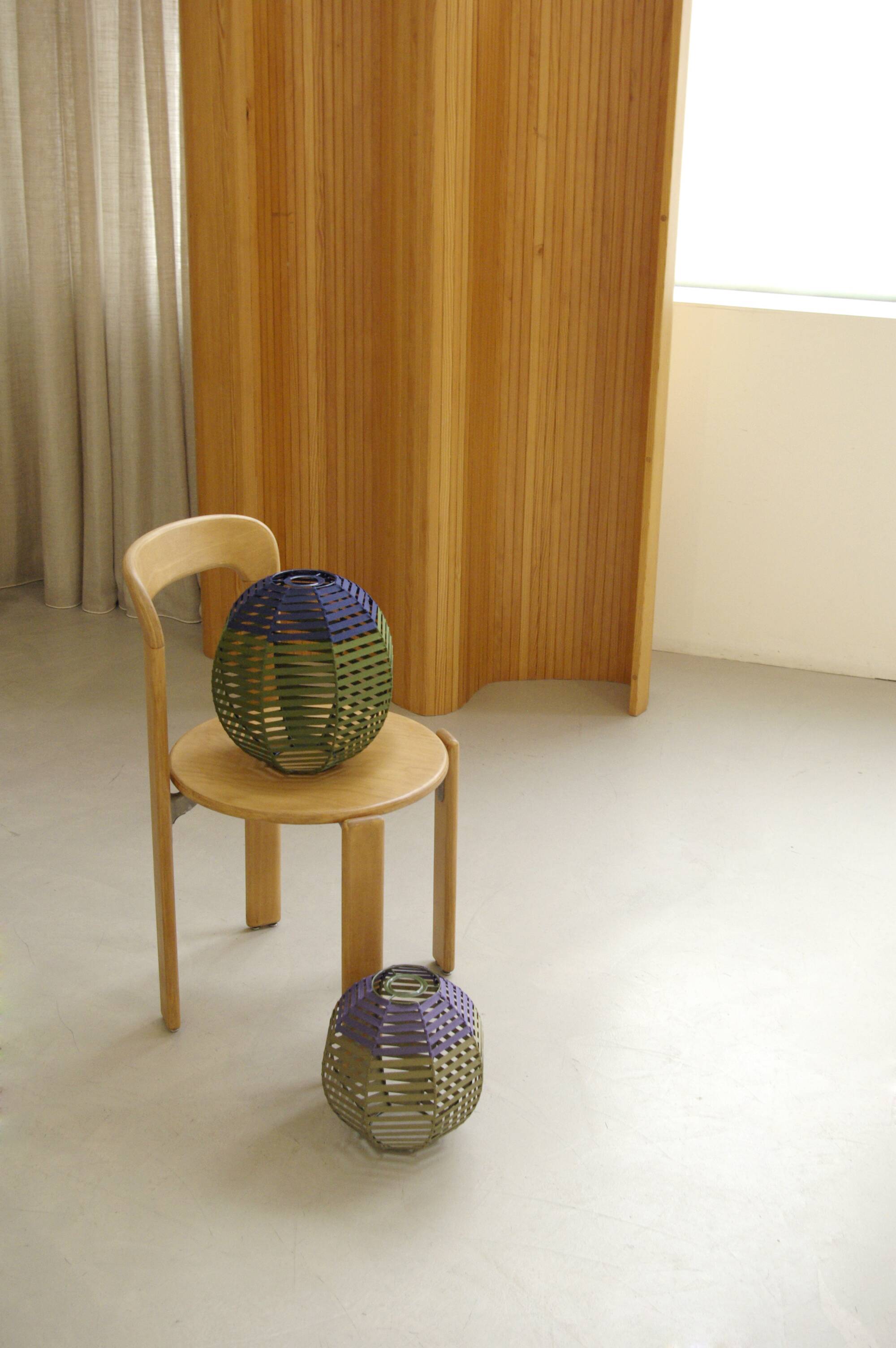 Suspension boule tissée sur structure en métal / D 27cm