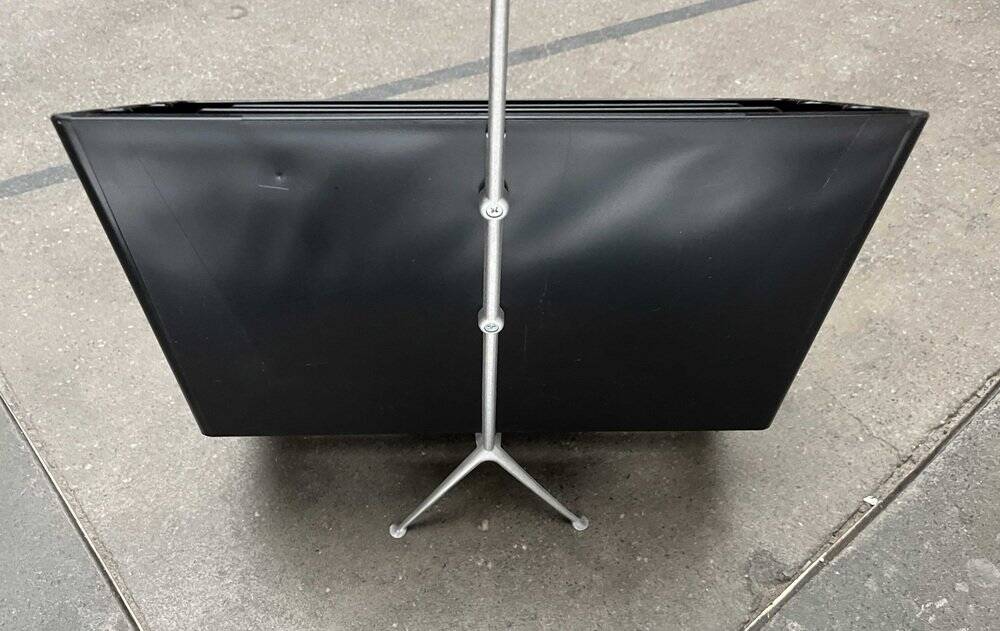 Postmodern Italian magazine rack by Andries & Hiroko Van Onck for Magis, 1980s.