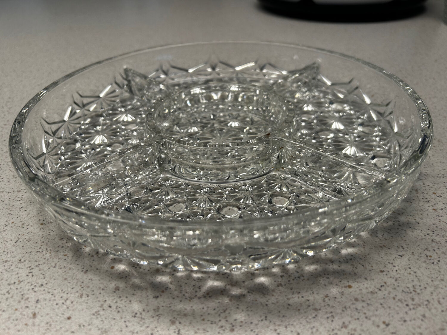 Large crystal aperitif presentation dish