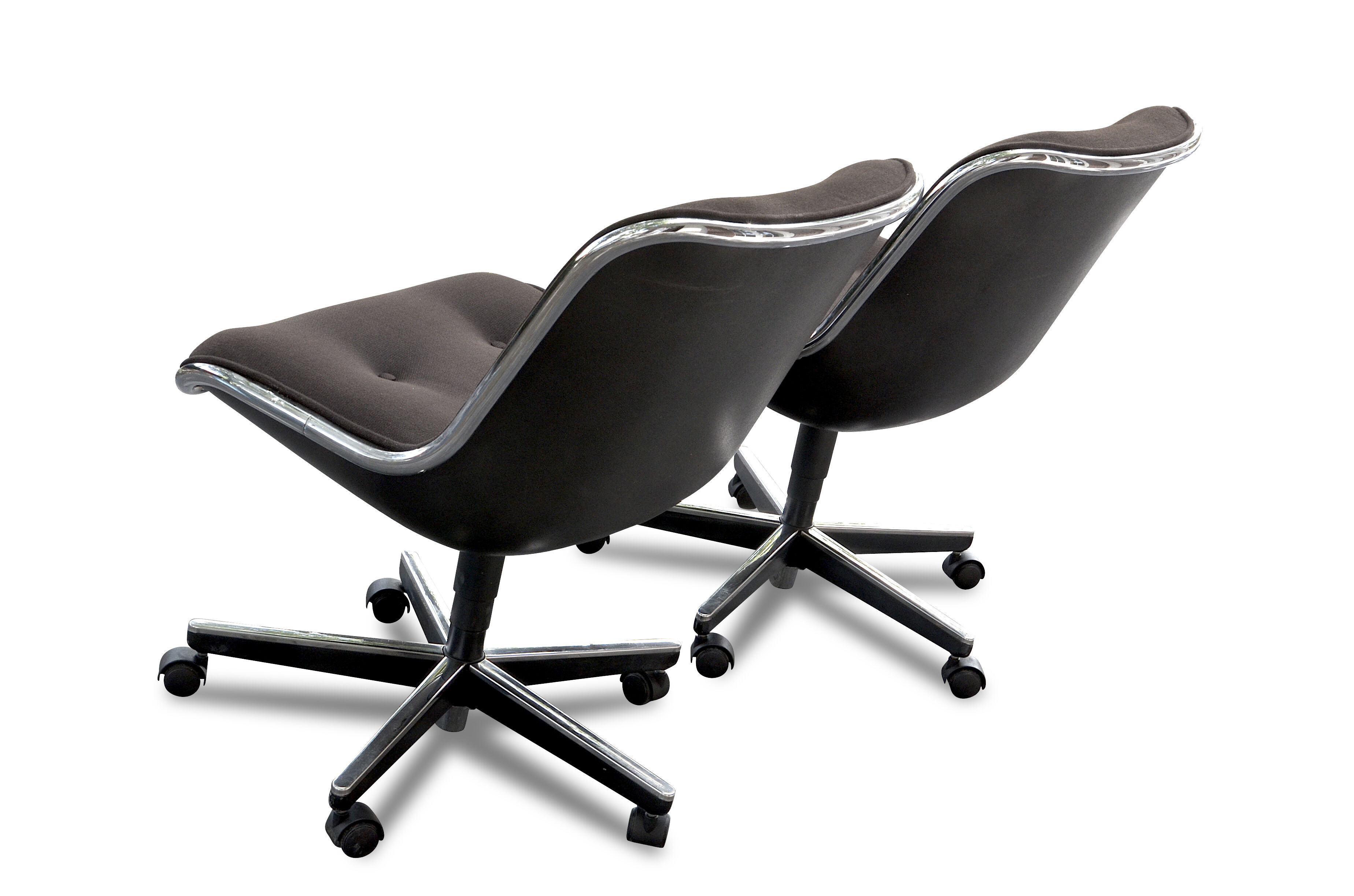 Pair of chairs by Charles Pollock edition Knoll