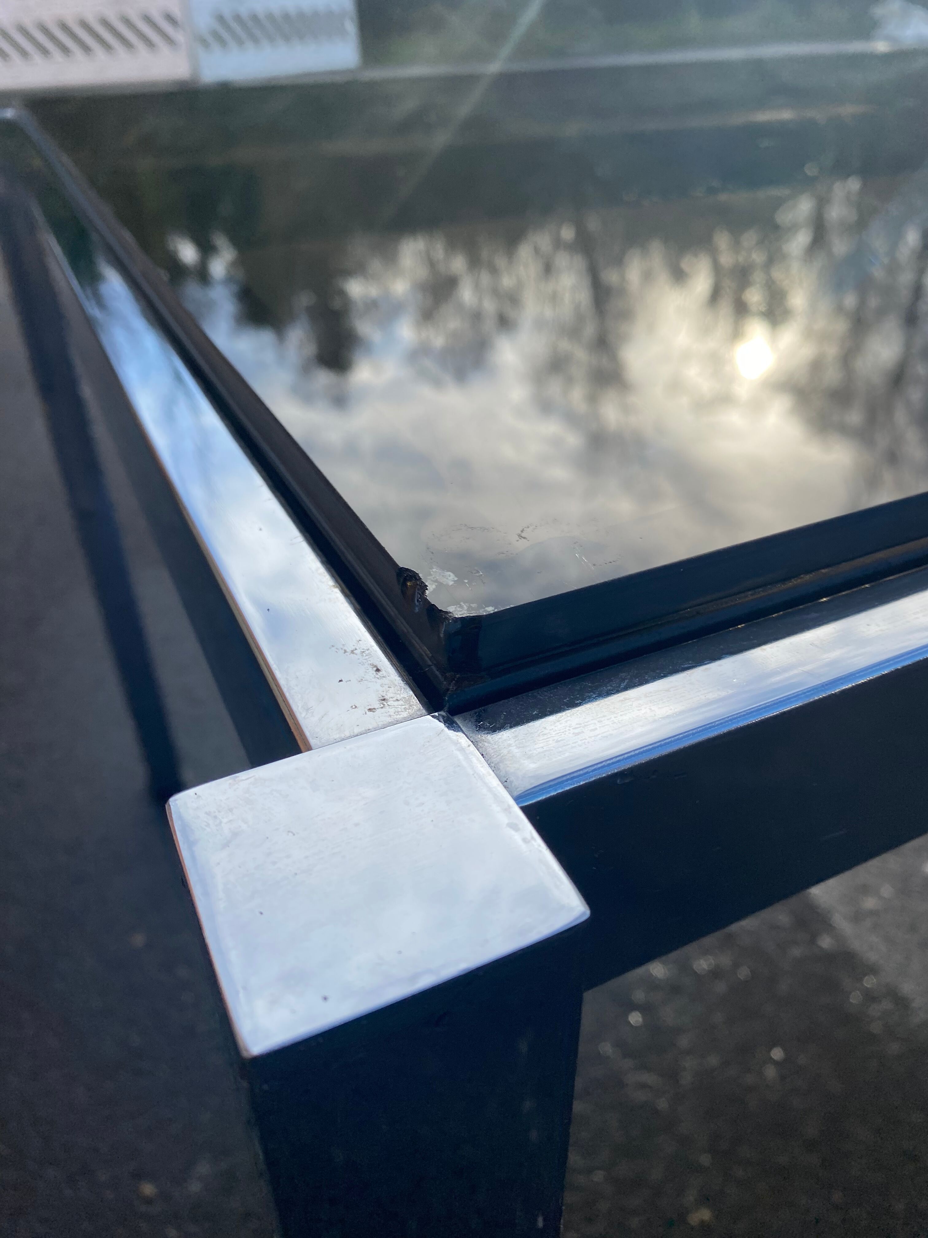 Dining table in unemployment and smoked glass 70'