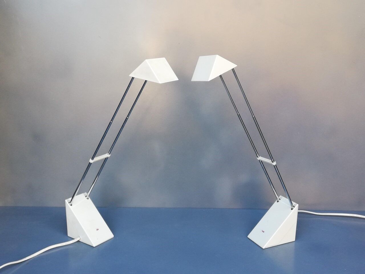 Pair of table lamps 80