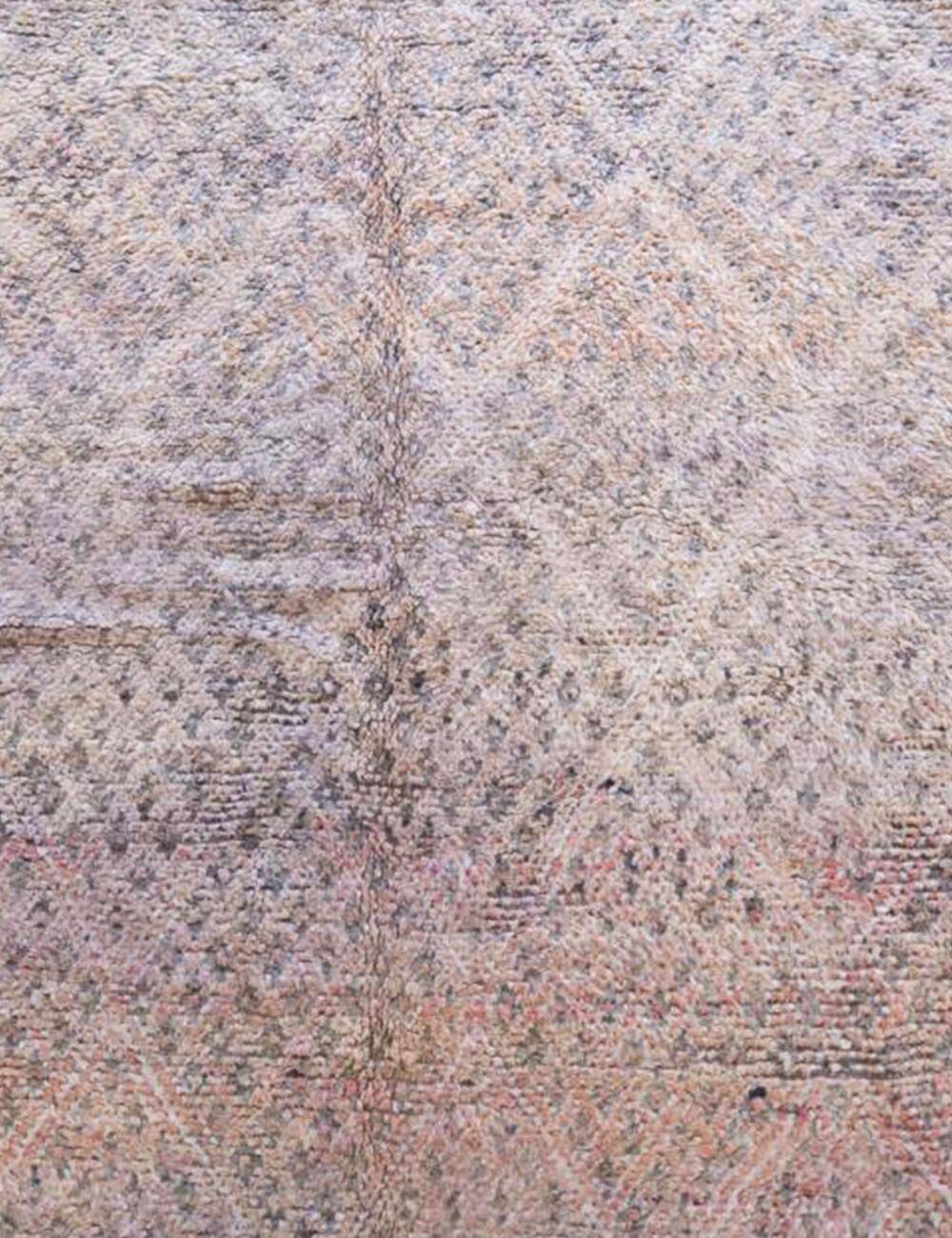 Vintage Berber Rug - 304 x 198 cm