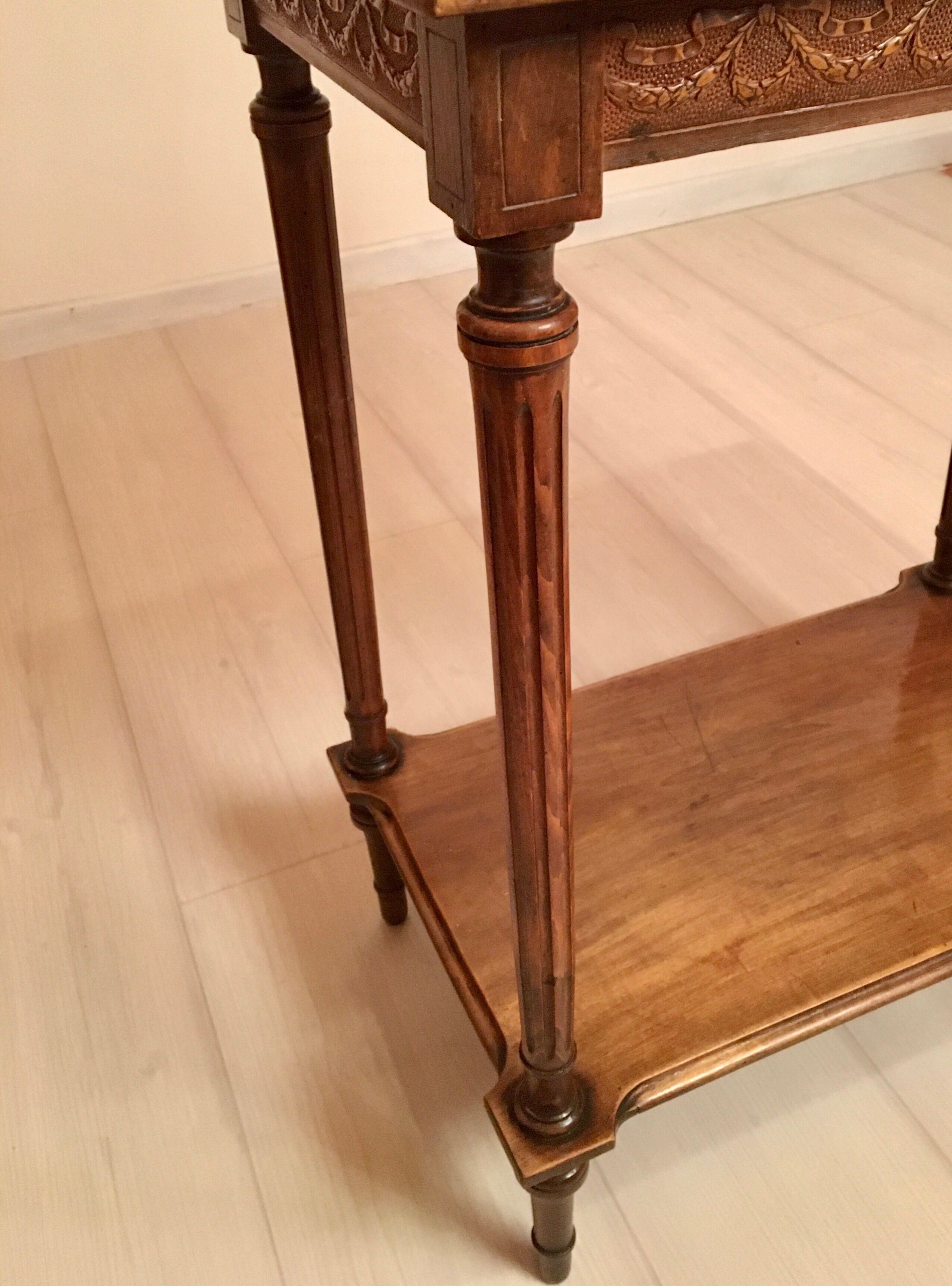 Table d’appoint style Louis XVI marbre