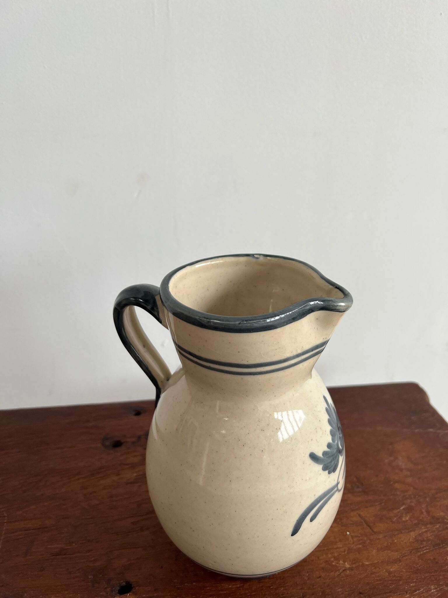 Off-white glossy ceramic decanter, hand-painted gray blue patterns H:20cm