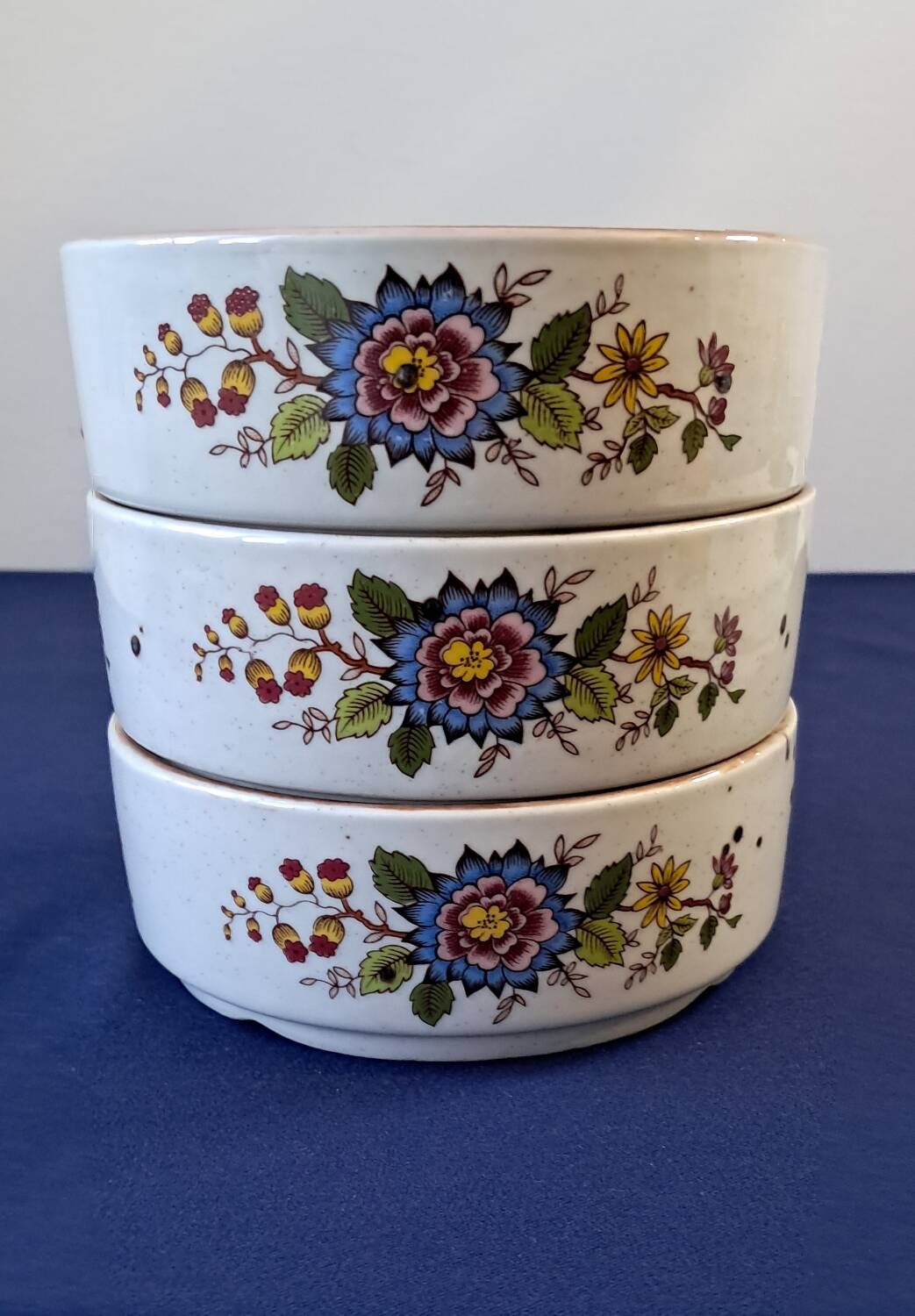 Set of 3 bowls in the Éclat model from Sarreguemines. 1960s.