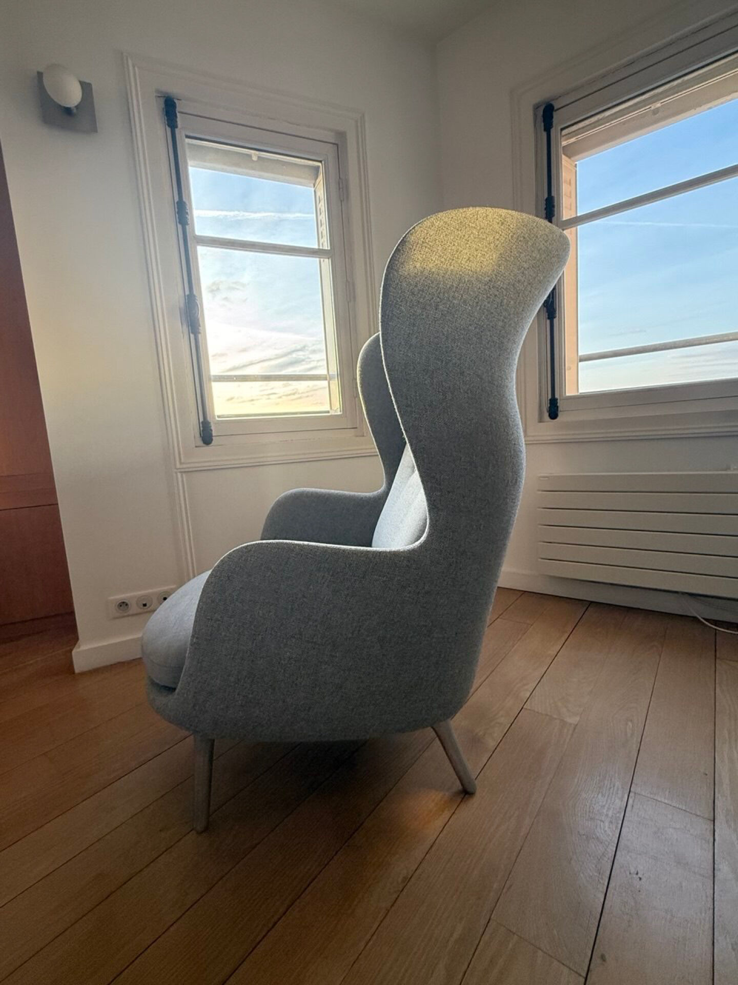 Fauteuil RO Fritz Hansen – Jaime Hayon – tissu Kvadrat