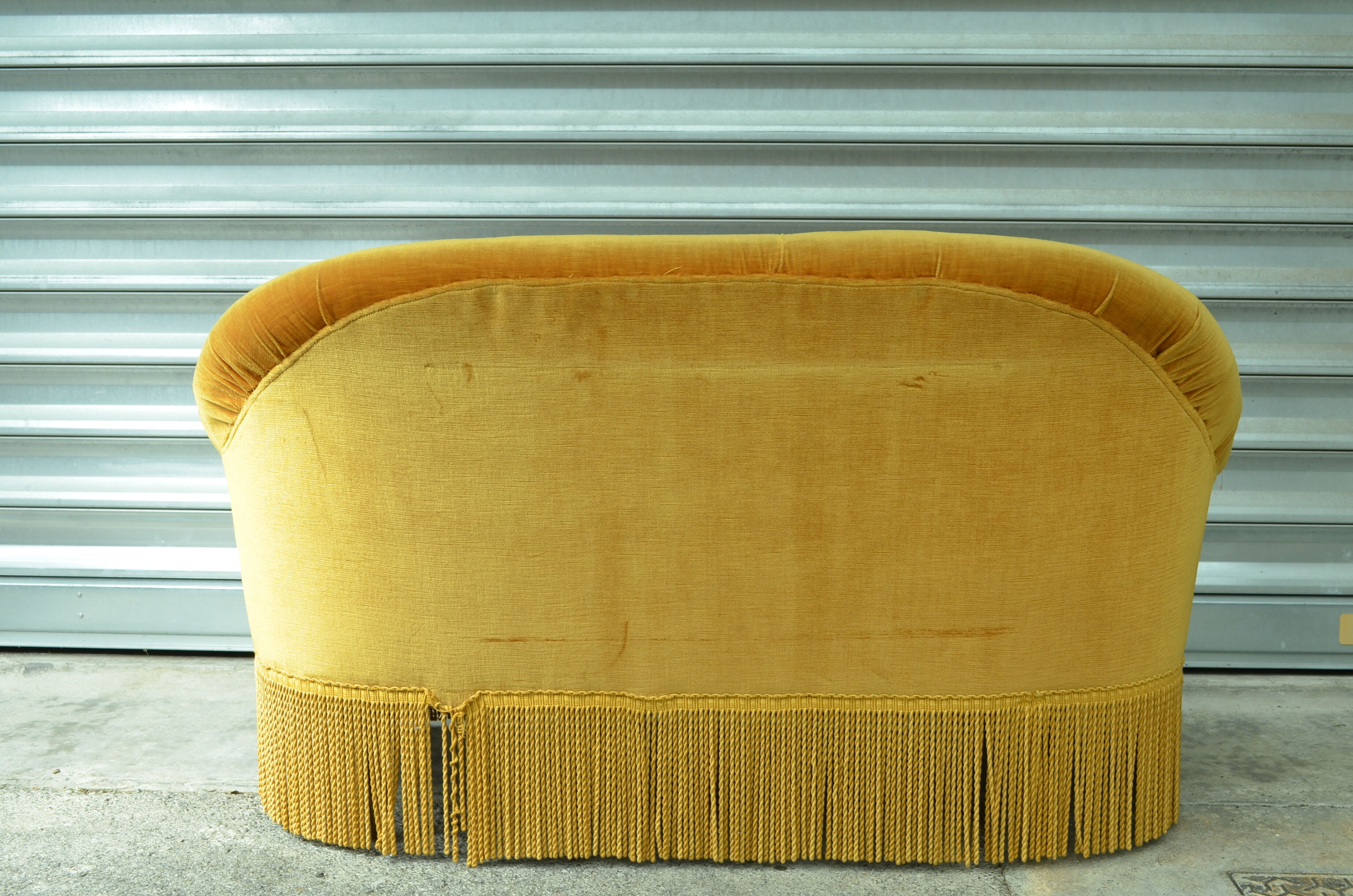 Banquett padded velvet mustard gold fringed 50s