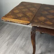 Table de salle à manger de style Louis XV, XXe Siècle