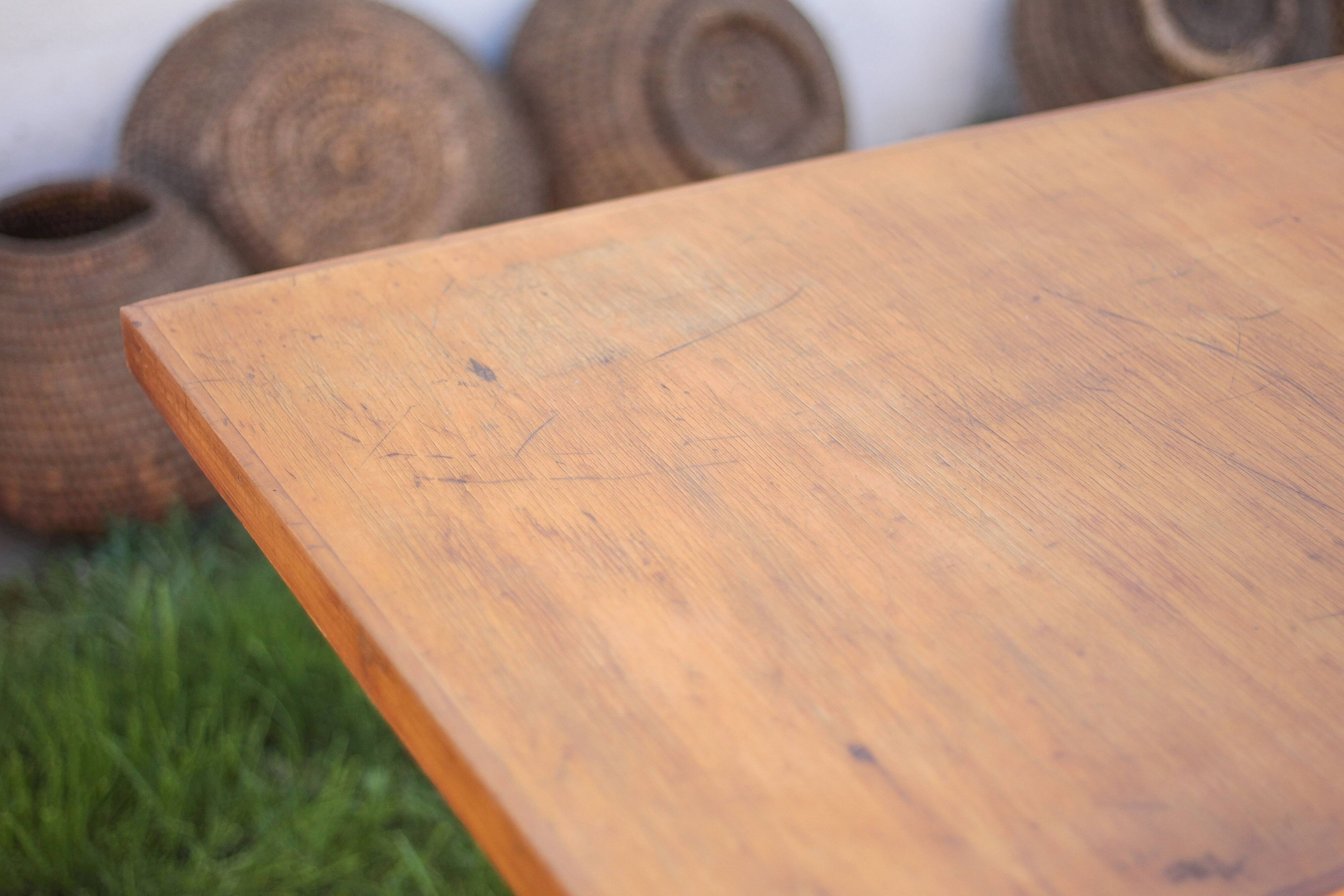 Table bois vintage, table bistrot Maison Guillaume a Bourges, table d'appoi