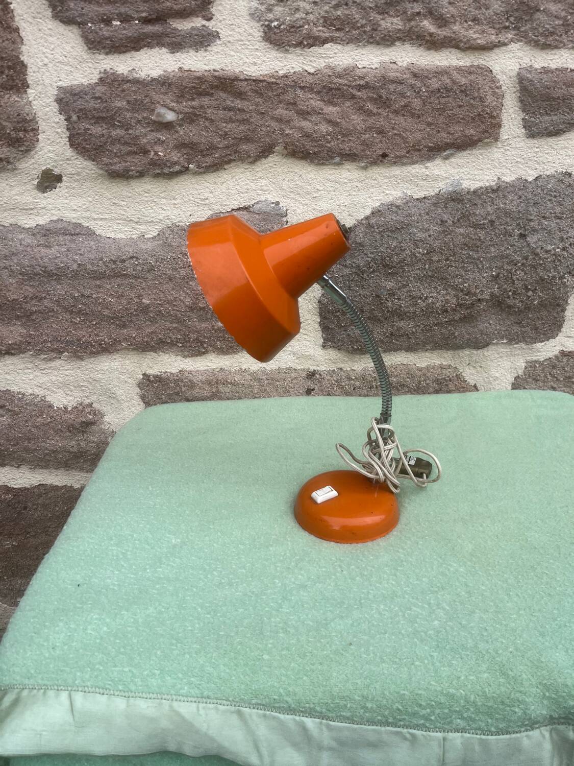 Articulated lamp