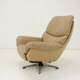 Large Scandinavian Adjustable Leather Armchair by Peem, 1970s, Finland