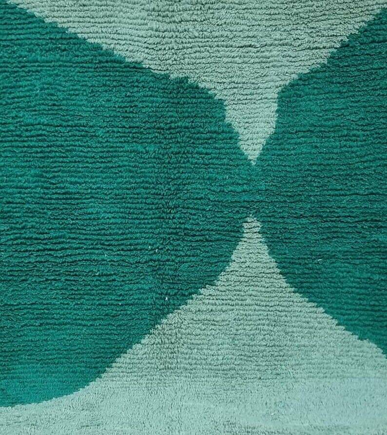Handmade traditional Beni Ourain Berber rug, size 100 x 200 cm.