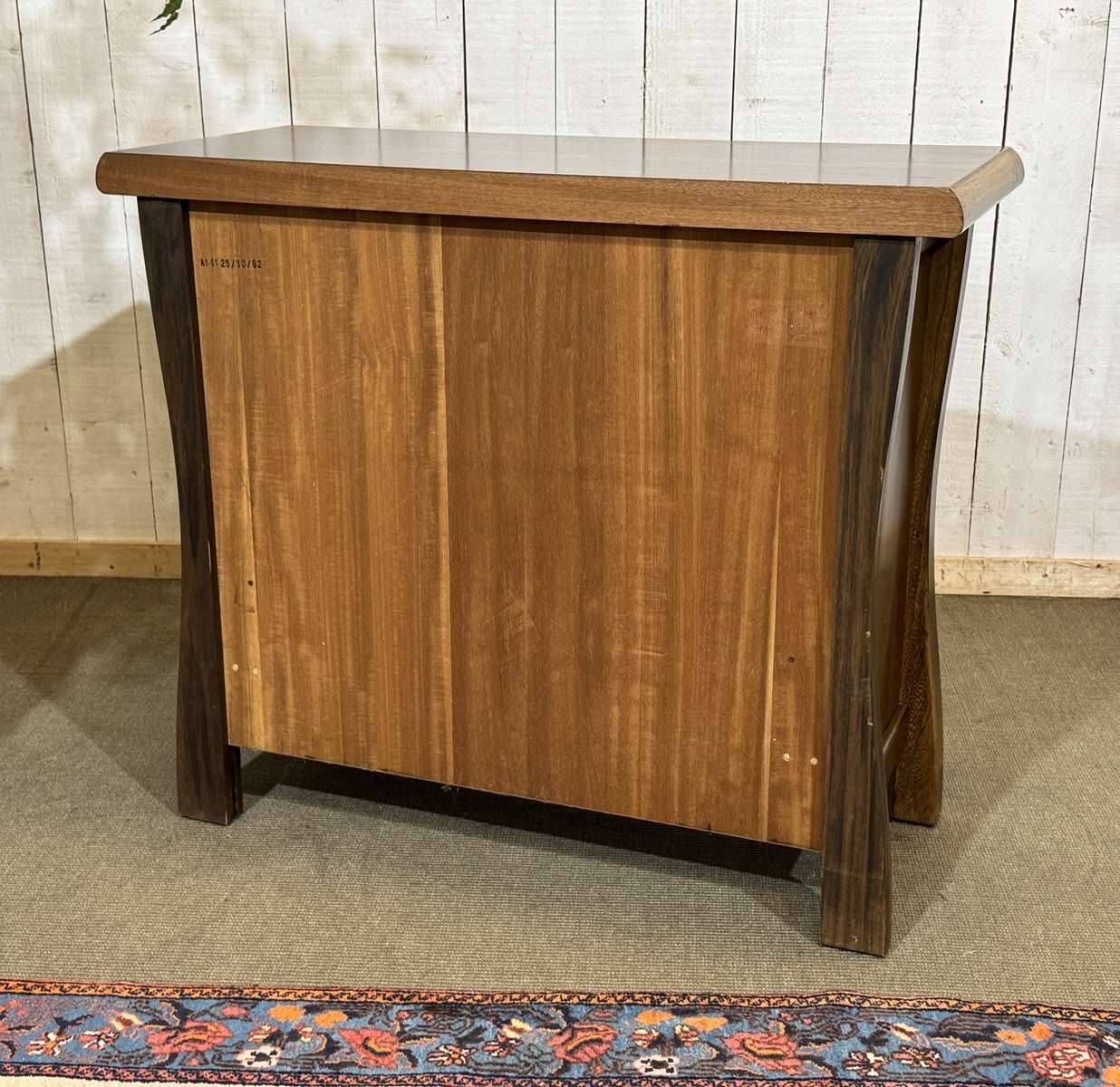Bar en orme des années 1970 du fabricant Aranjou