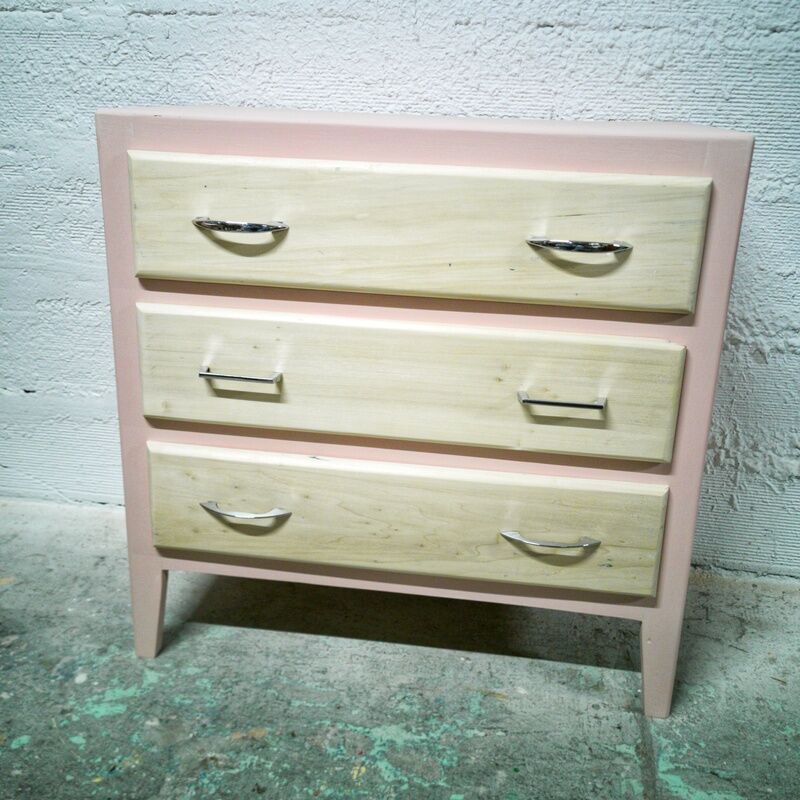 Commode vintage bois et rose