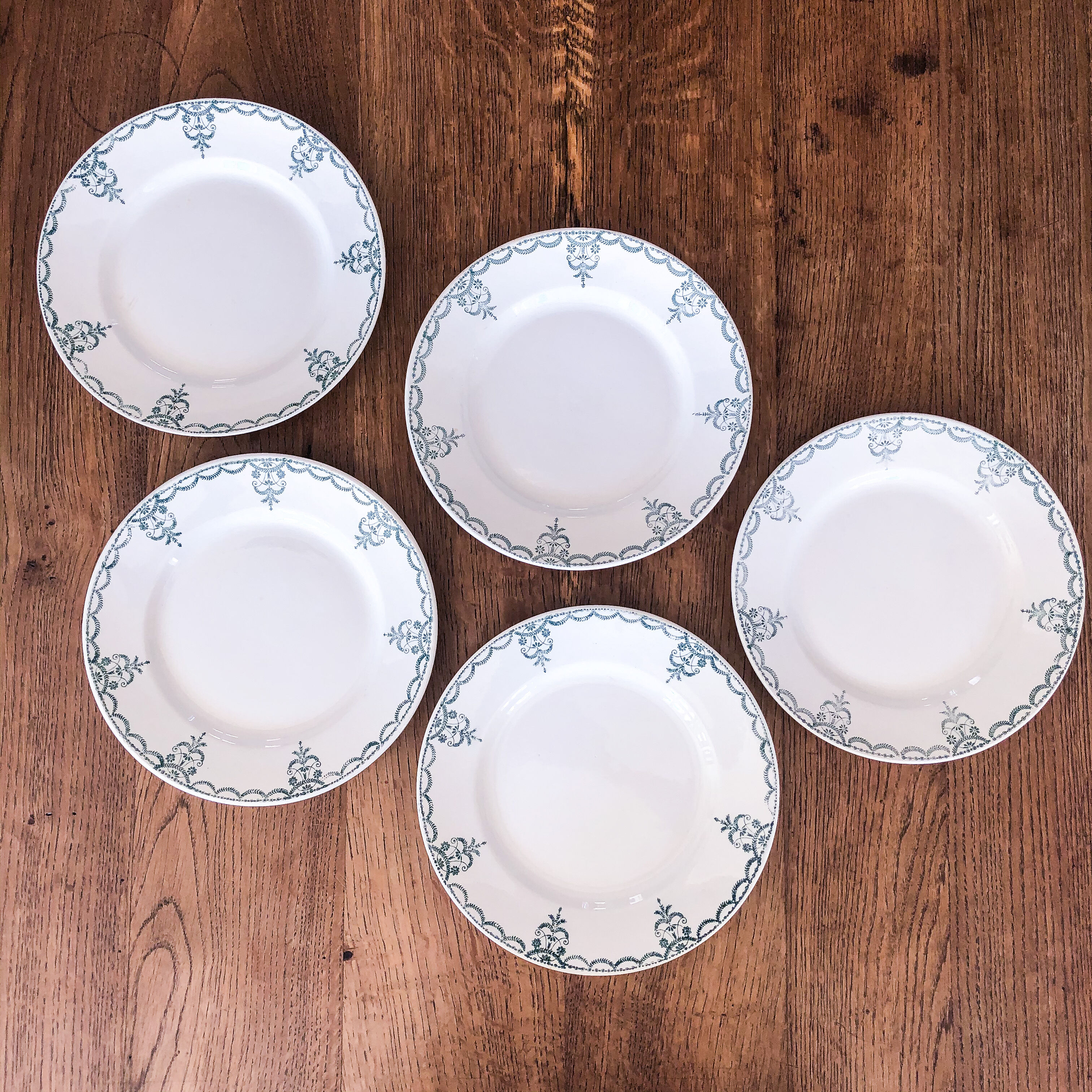 Set of 5 Moulin des Loups plates
