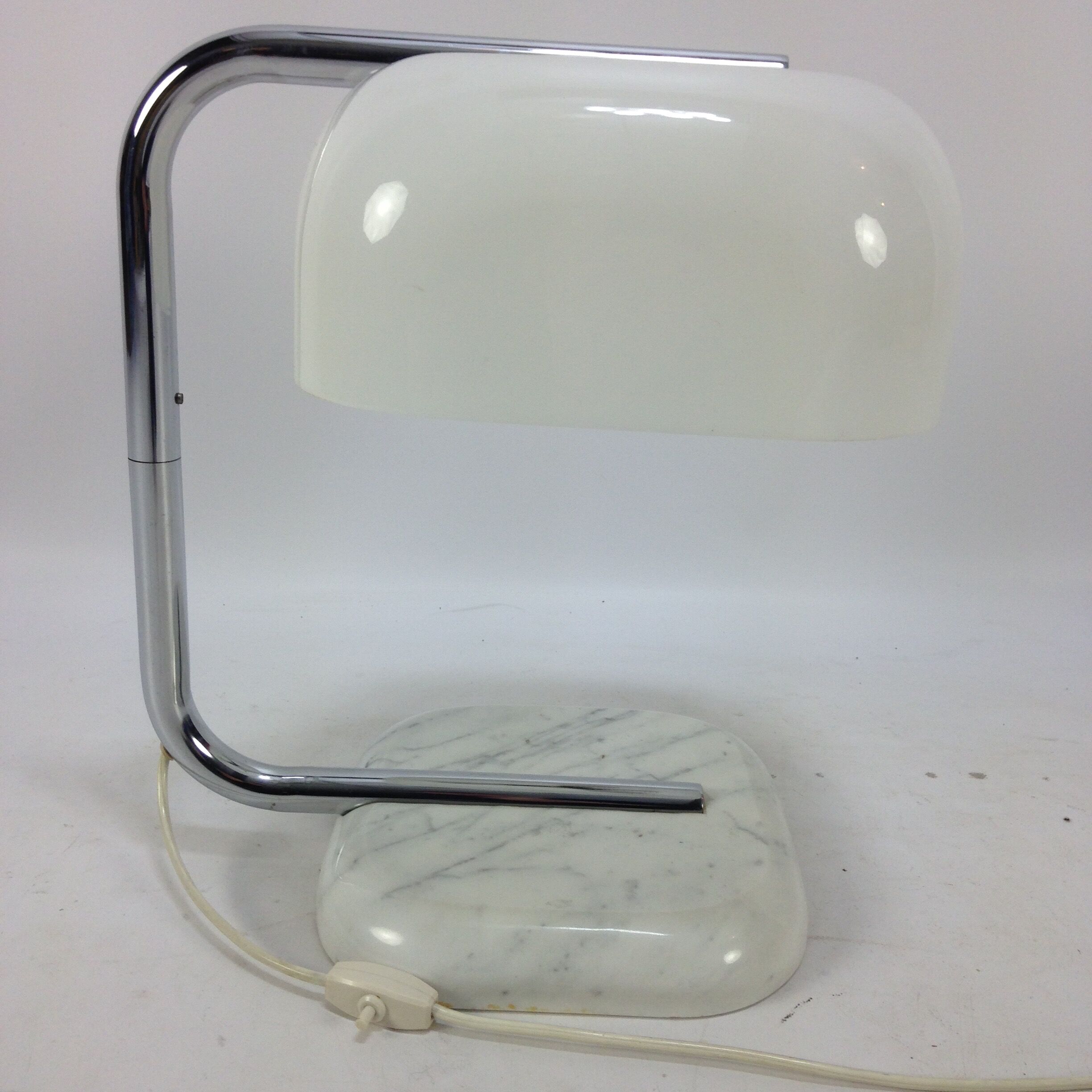 Guzzini table lamp with marble foot, 1970