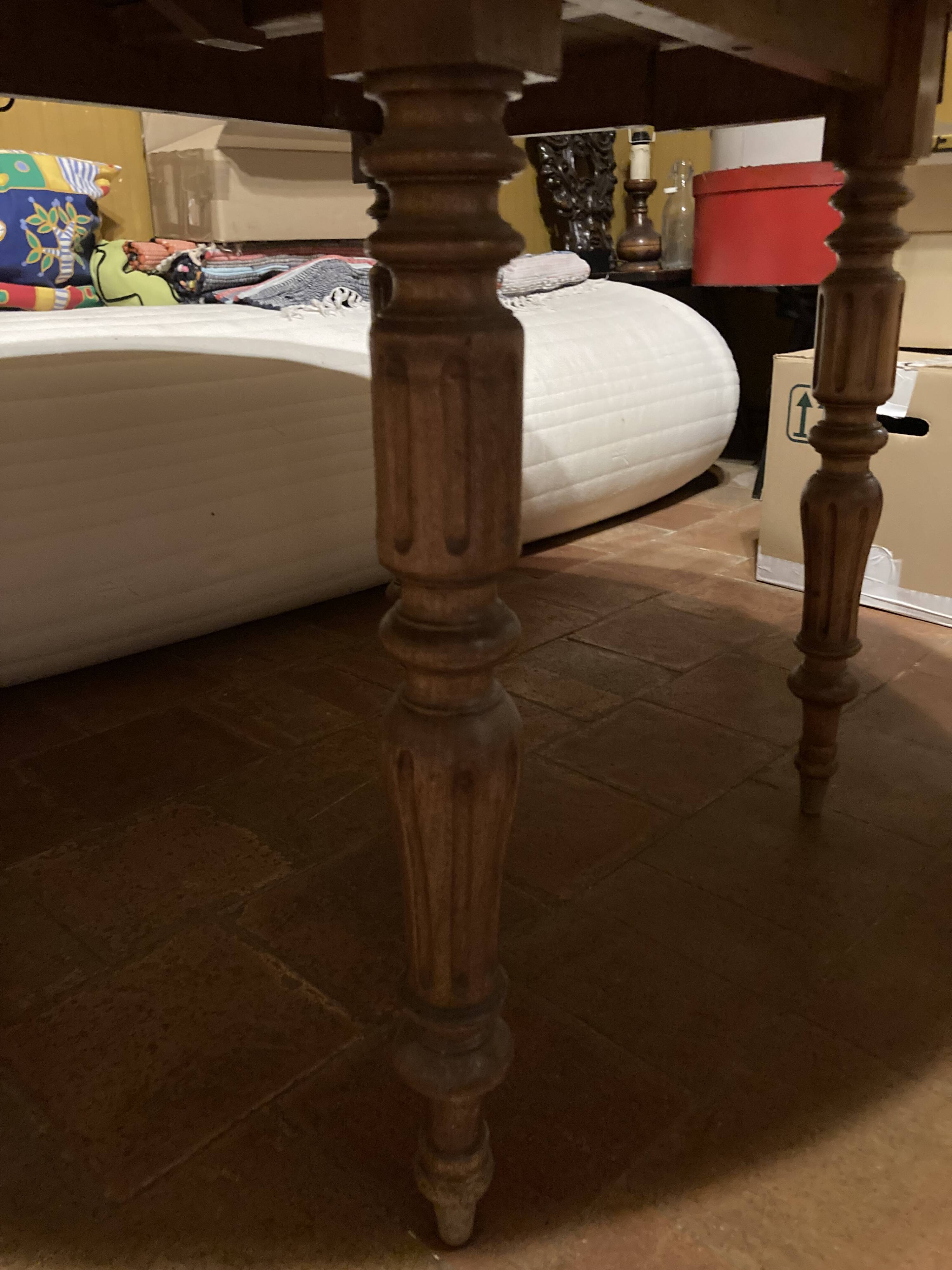 Louis Philippe Round Table