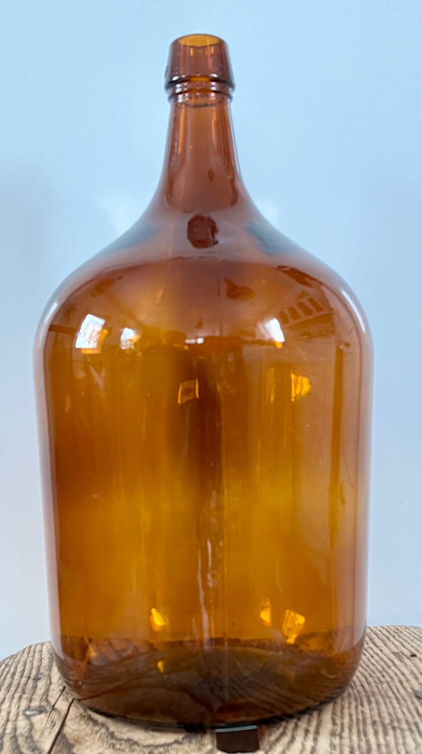 Give me amber Jeanne.