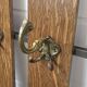 Porte-manteau mural vintage au look classique