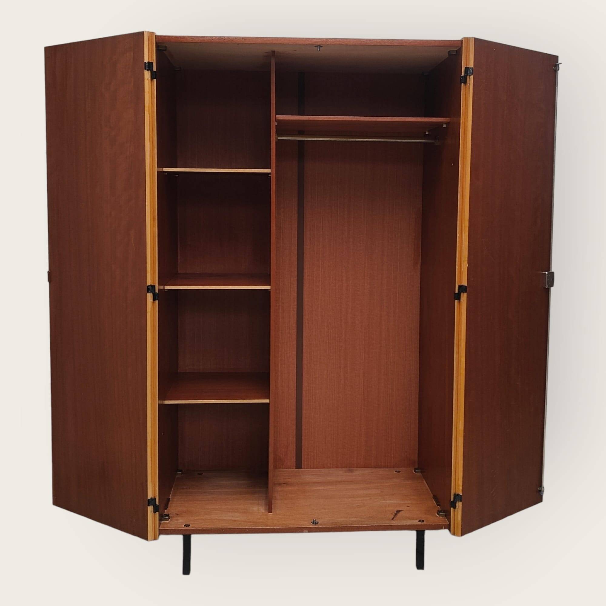 Armoire du milieu du siècle