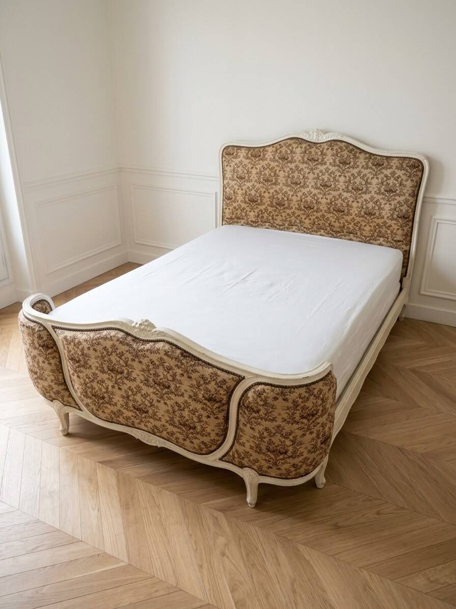 Double bed Louis XV in wood and floral fabric