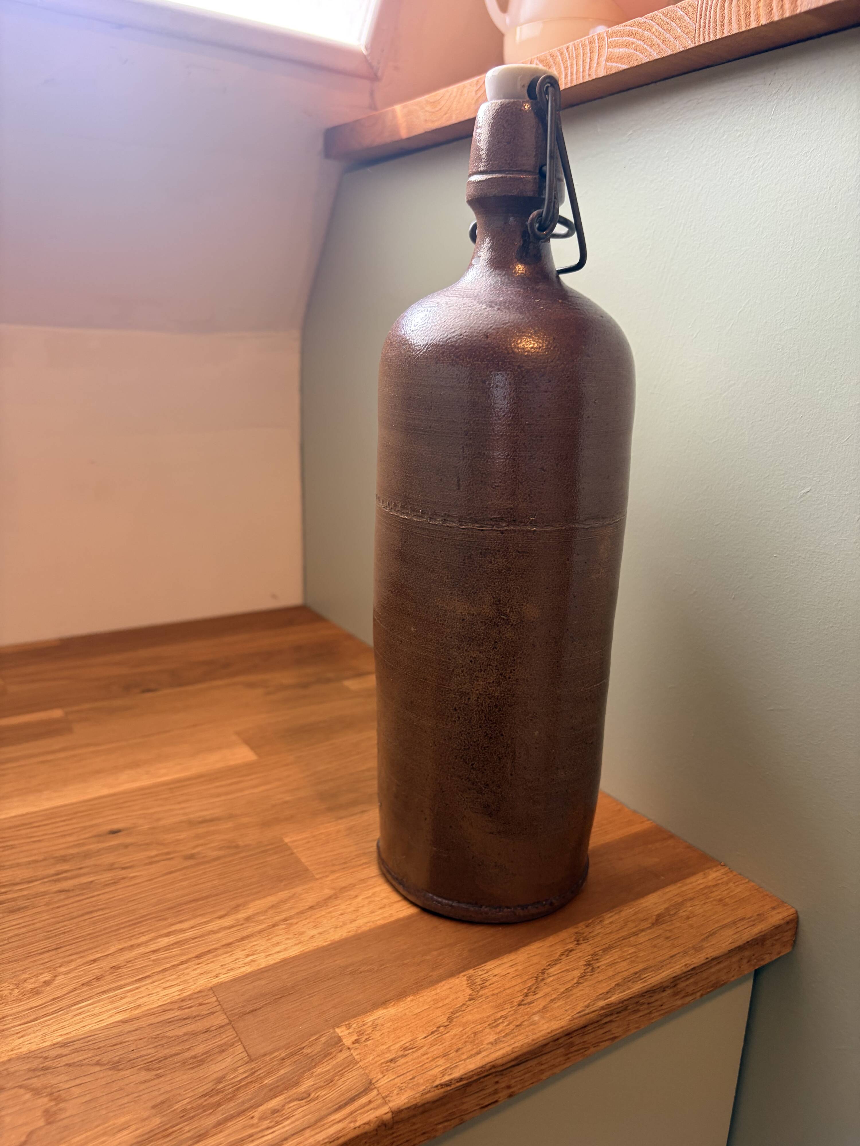 Bouteille en grès vernissé vintage 2106221