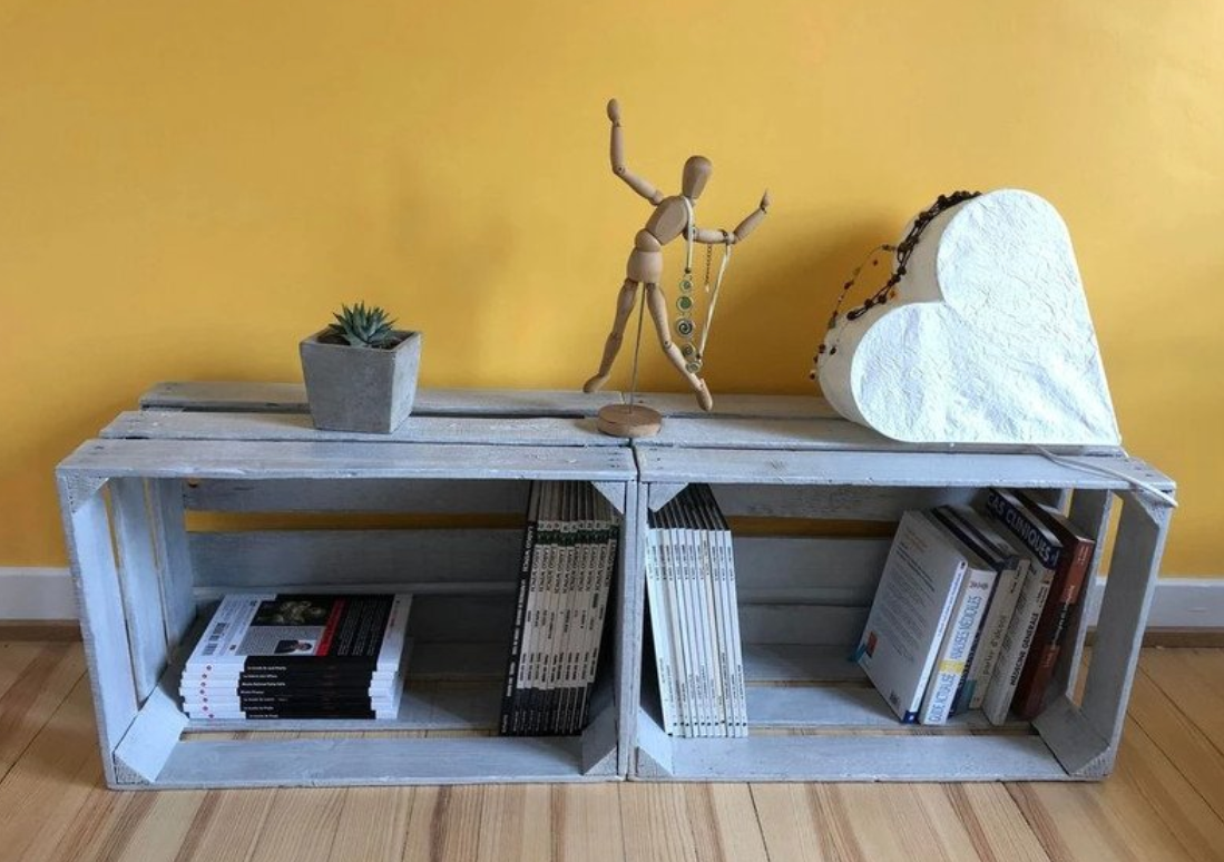 Shelf box in gray wood lazurée