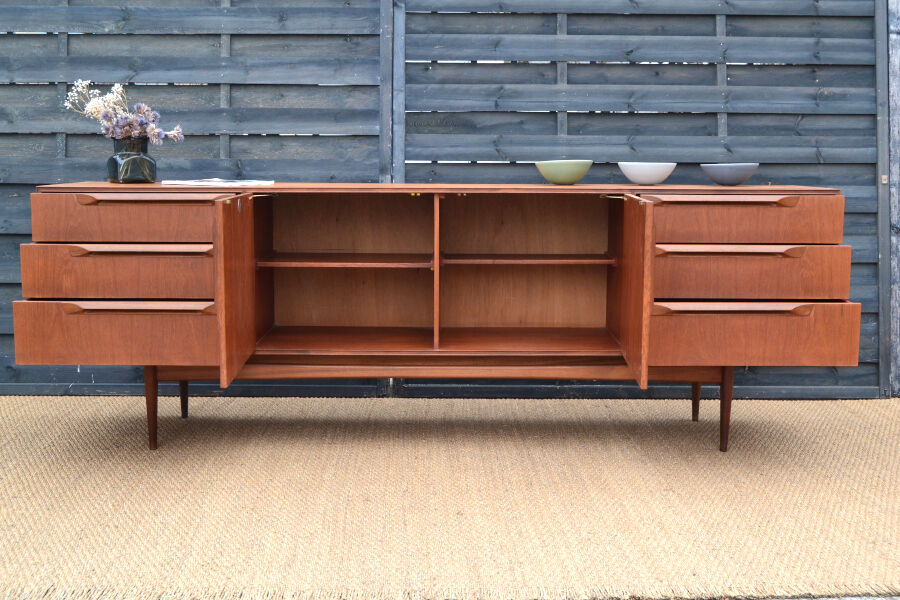 Enfilade en teck par McIntosh * 229 cm