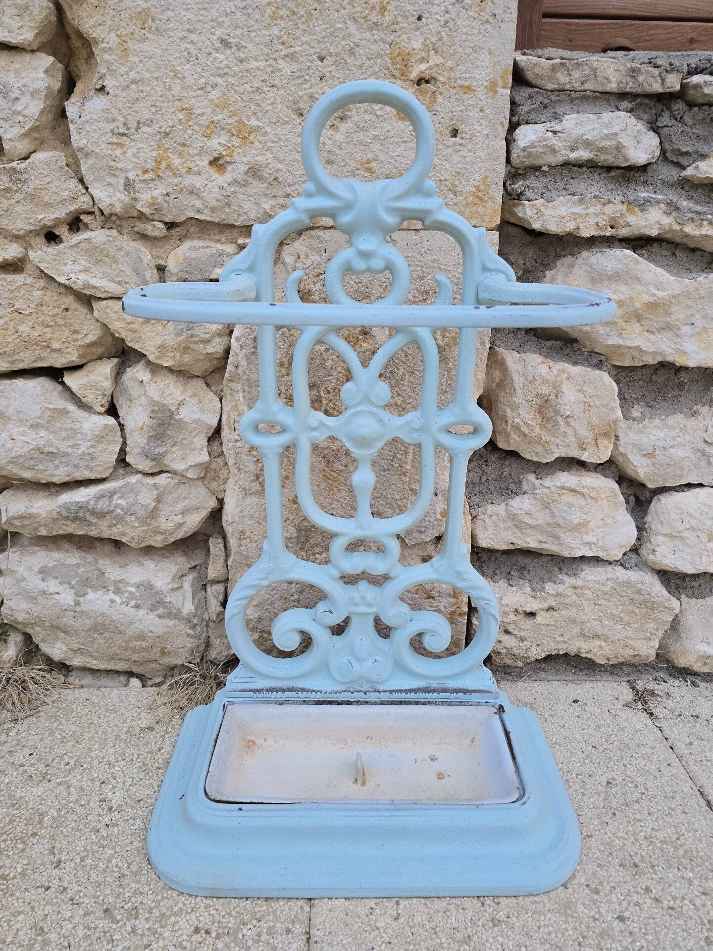 Art Nouveau cast iron umbrella stand – Deville, Pailliette & Cie, Char